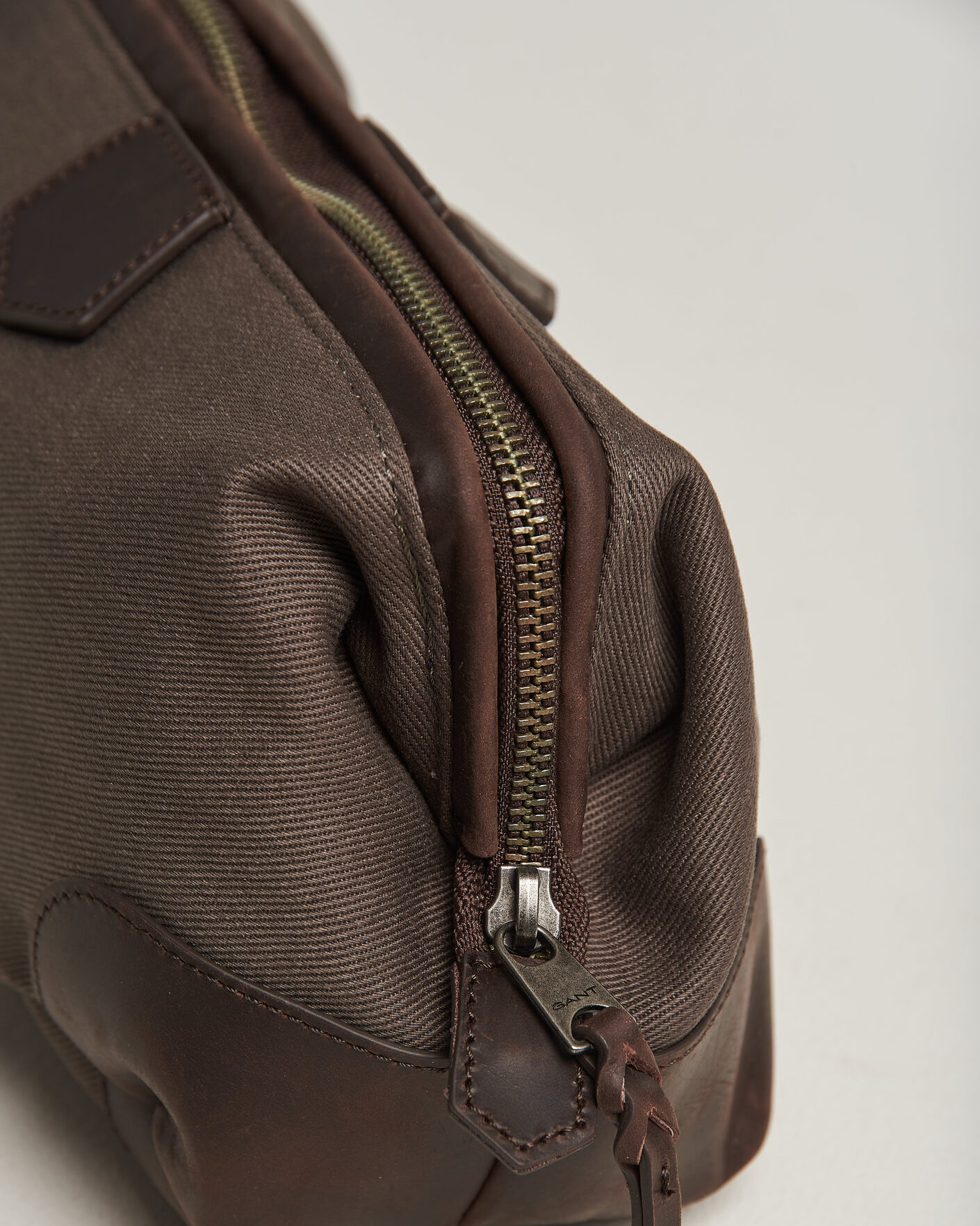 Hombres | Bolsos | Gant | Modern Premium Canvas Washbag Faded Taupe