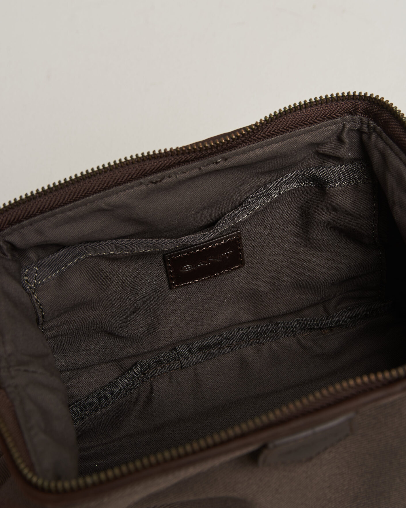 Hombres | Bolsos | Gant | Modern Premium Canvas Washbag Faded Taupe