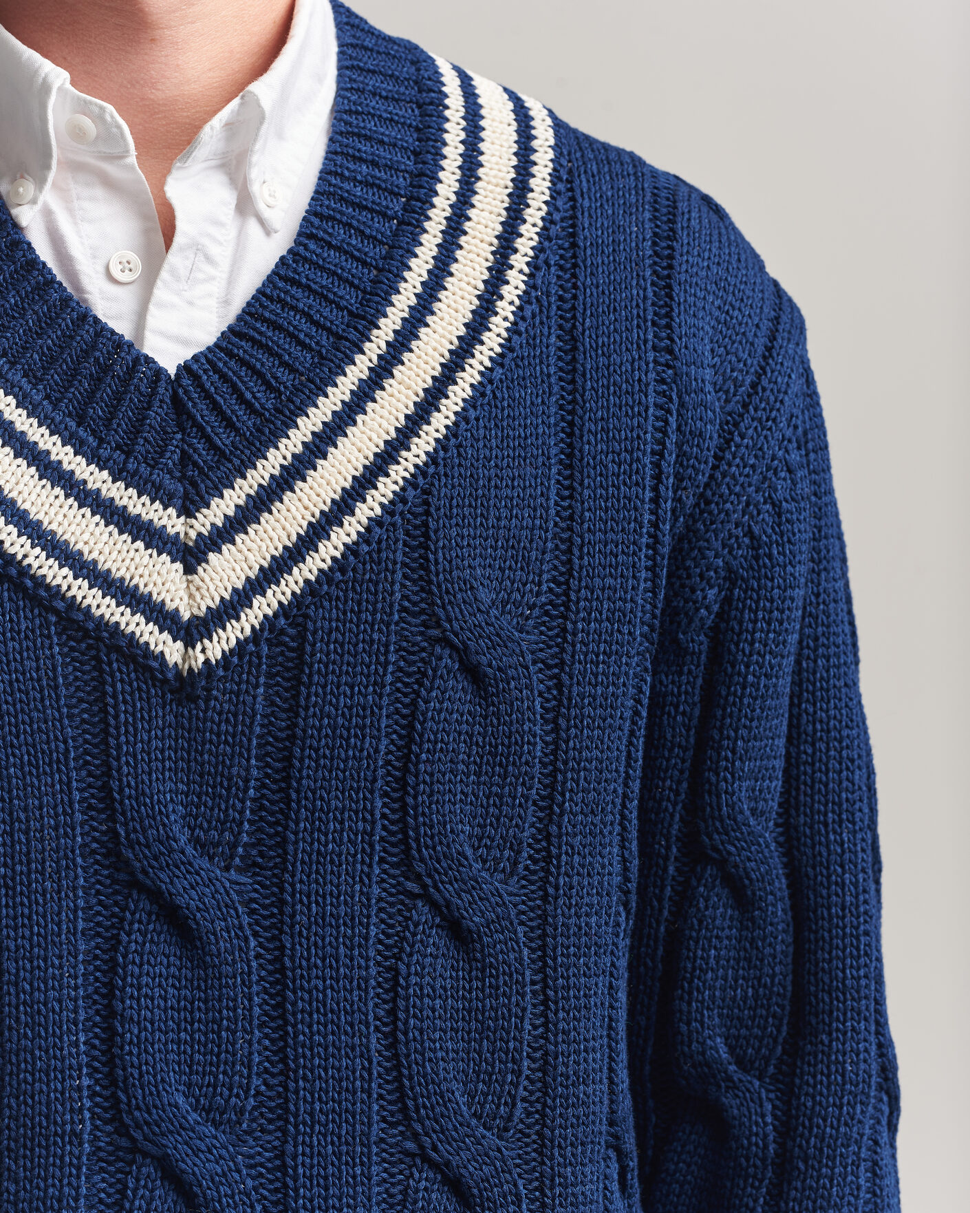 Hombres | Jerséis y prendas de punto | Gant | Mercerized Cotton Knitted Cable V-Neck Persian Blue