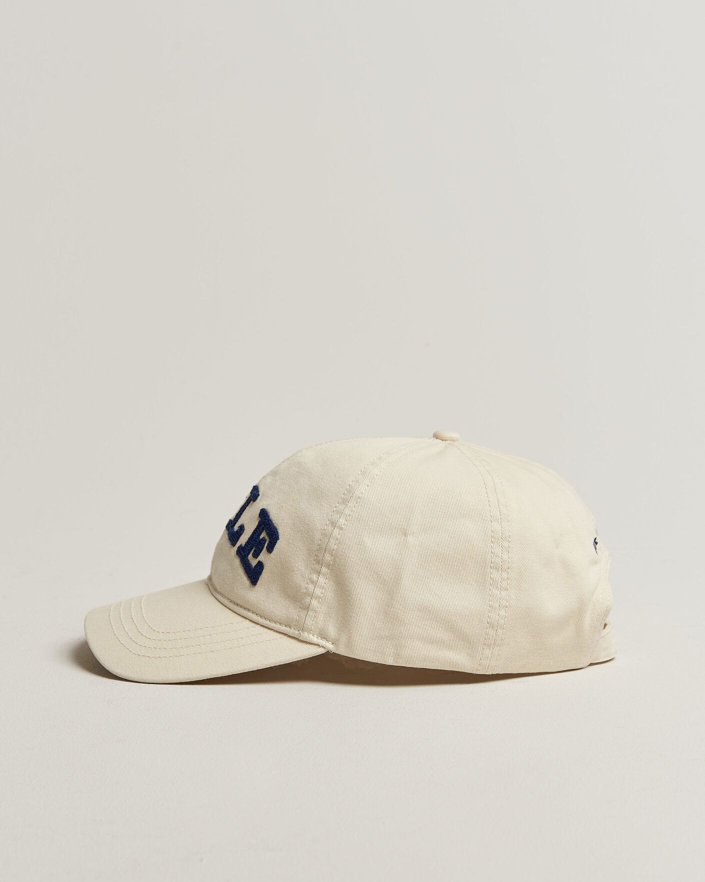 Hombres | Sombreros y gorras | Gant | YALE Heavy Washed Cotton Twill Cap Cream