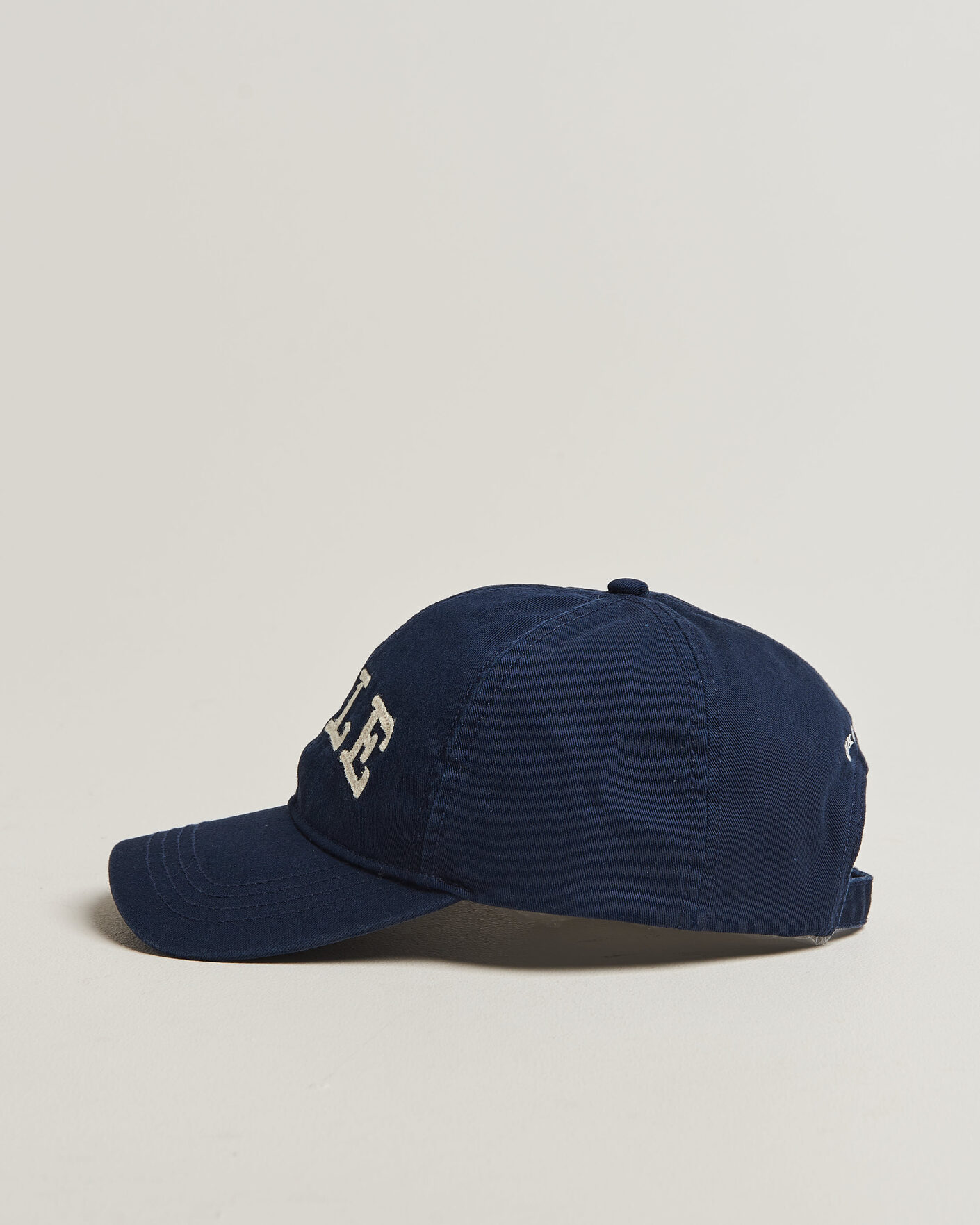 Hombres | Sombreros y gorras | Gant | YALE Heavy Washed Cotton Twill Cap Marine