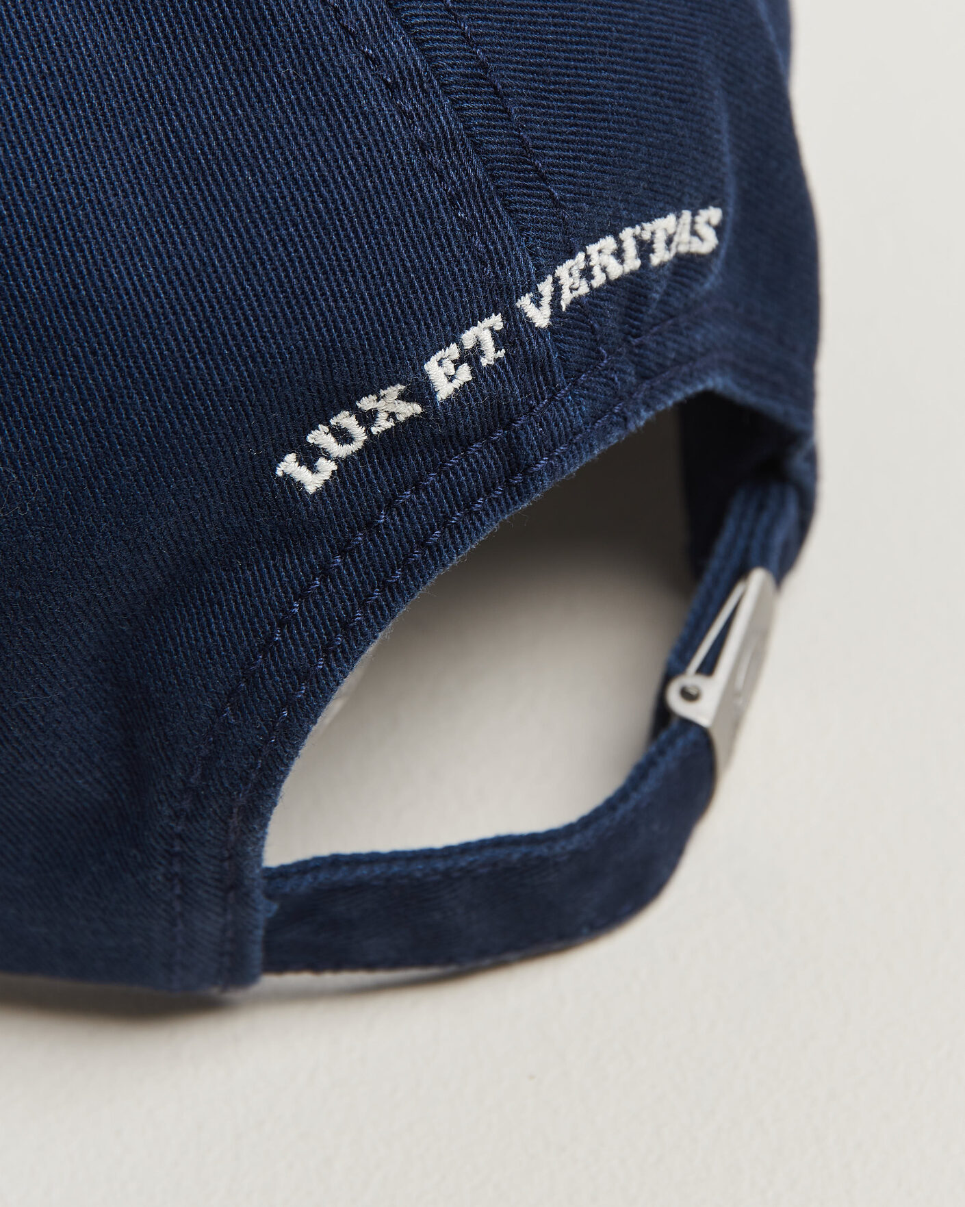 Hombres | Sombreros y gorras | Gant | YALE Heavy Washed Cotton Twill Cap Marine