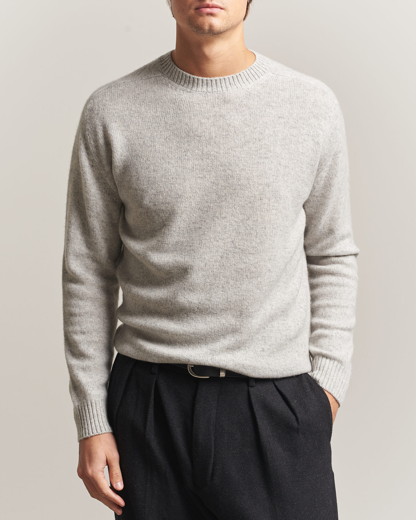 Hombres | Jerséis y prendas de punto | Boglioli | Cloud Cashmere Crew Neck Light Grey
