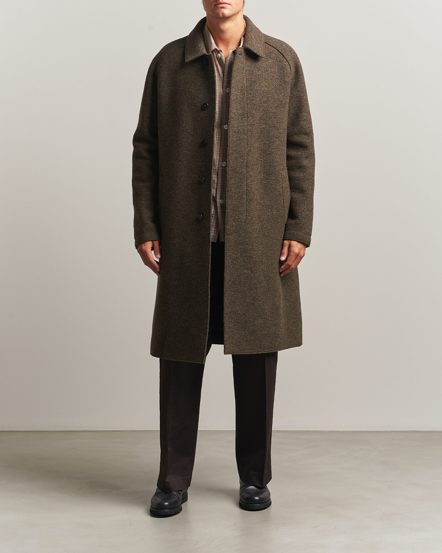 Hombres | Abrigos y chaquetas | Harris Wharf London | Boiled Wool Fly Front Balmacan Coat Brown/Green