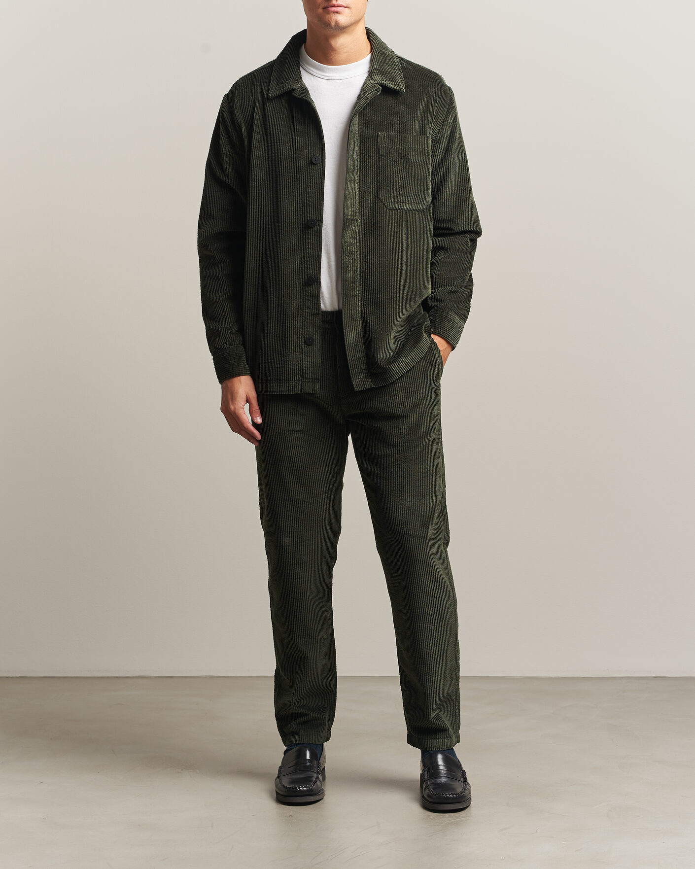 Hombres | Camisas | KnowledgeCotton Apparel | Cotton Corduroy Overshirt Forest Night