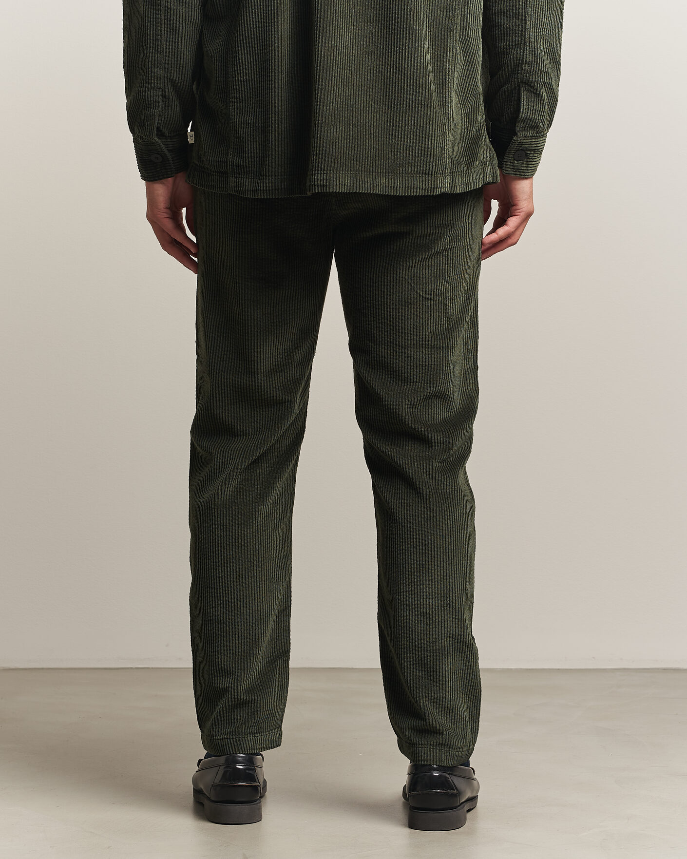 Hombres | Pantalones | KnowledgeCotton Apparel | Chuck Regular Cord Trousers Forest Night
