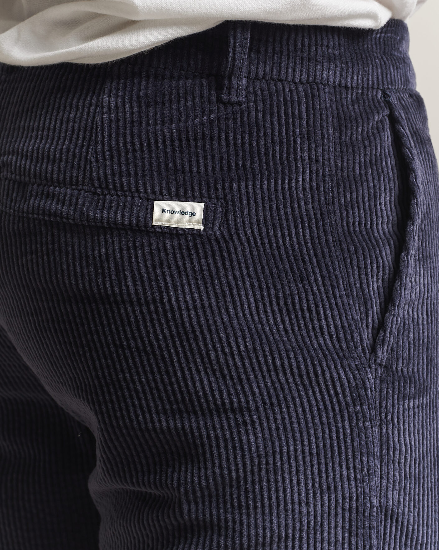 Hombres | Pantalones | KnowledgeCotton Apparel | Chuck Regular Cord Trousers Night Sky