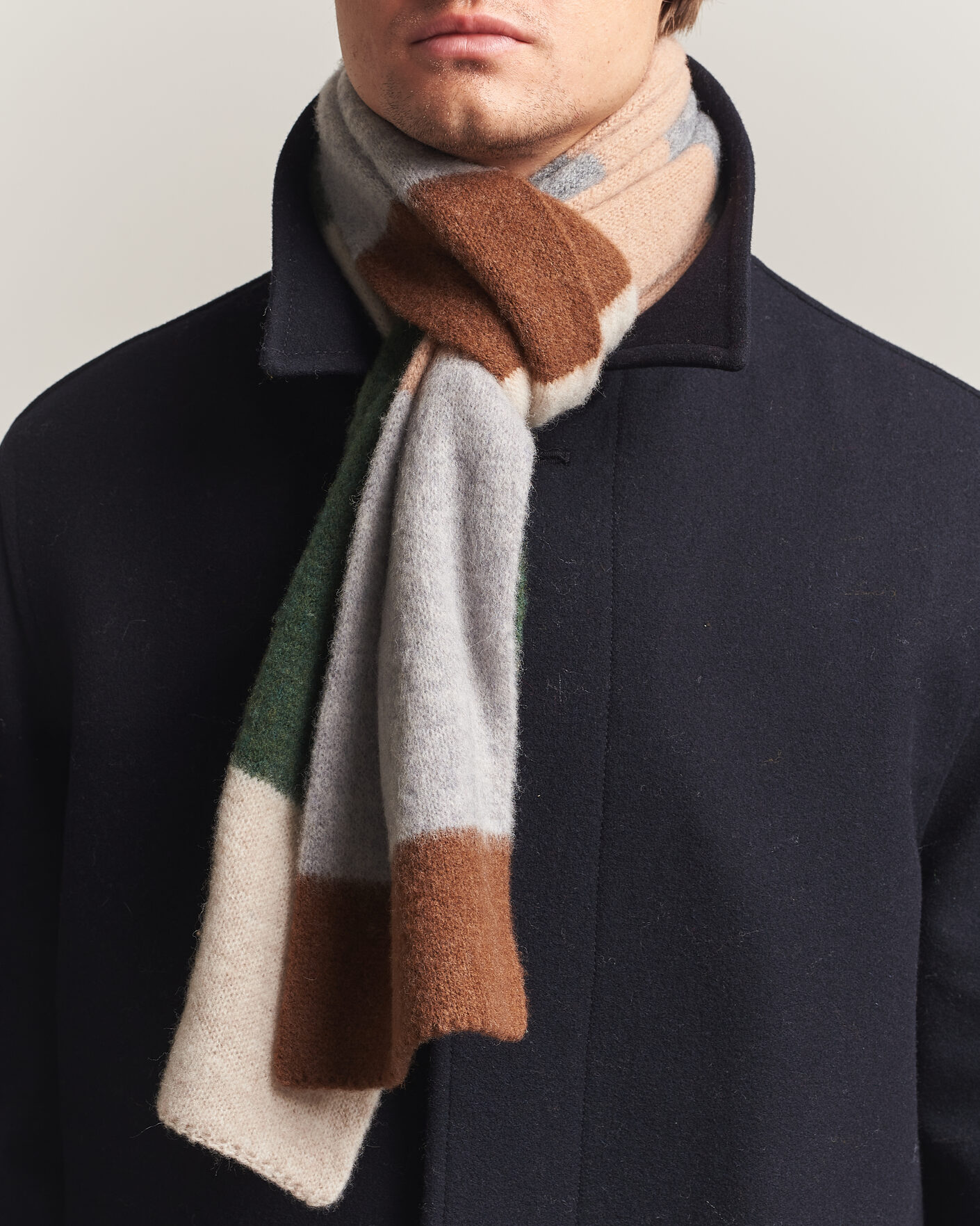 Hombres | Bufandas | Robert Mackie | Rona Ribbed Shaggy Lambswool Scarf Grey/Green/Beige Mix