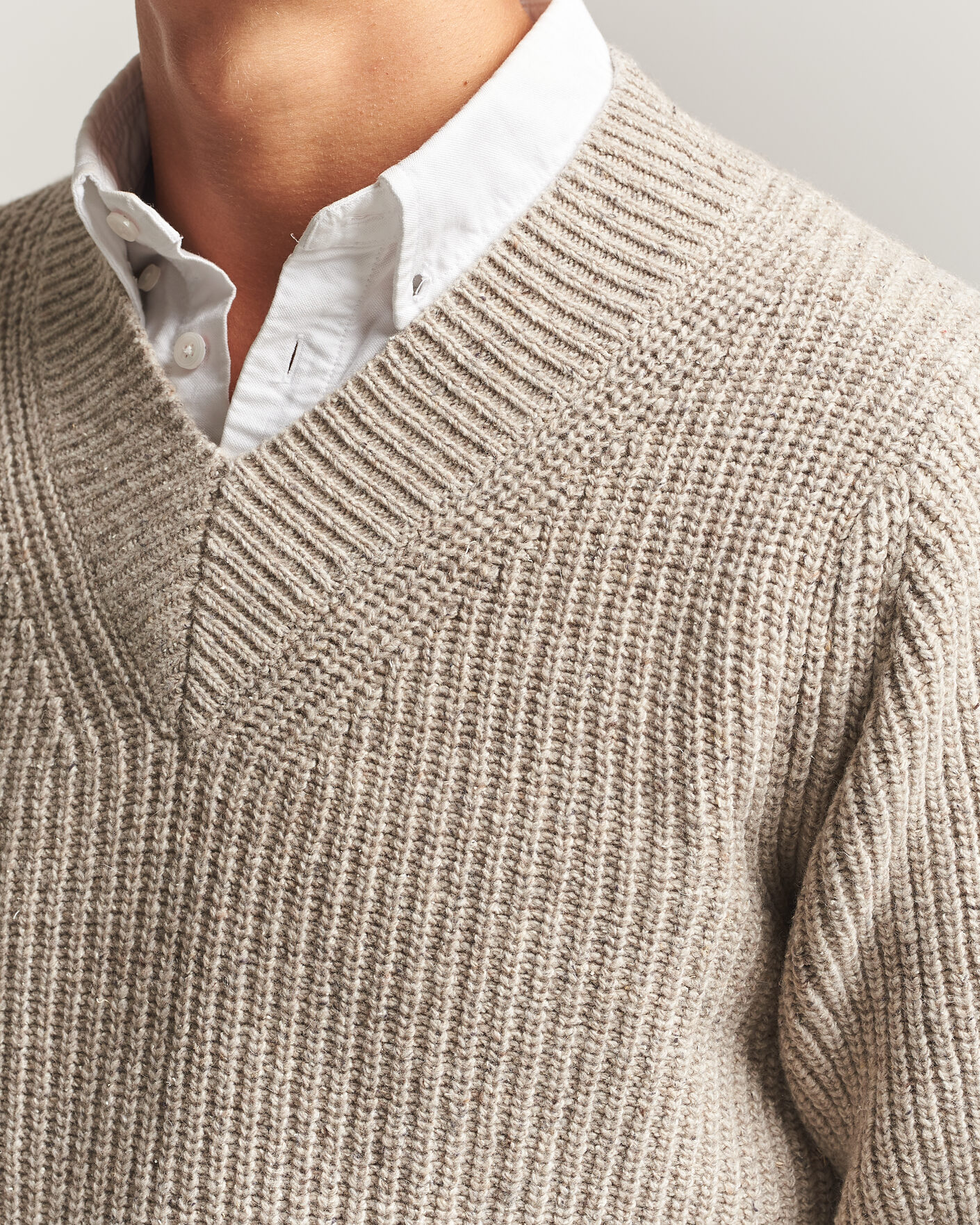 Hombres | Jerséis y prendas de punto | Morgano | Fisherman Ribb Donegal Knitted V-Neck Beige
