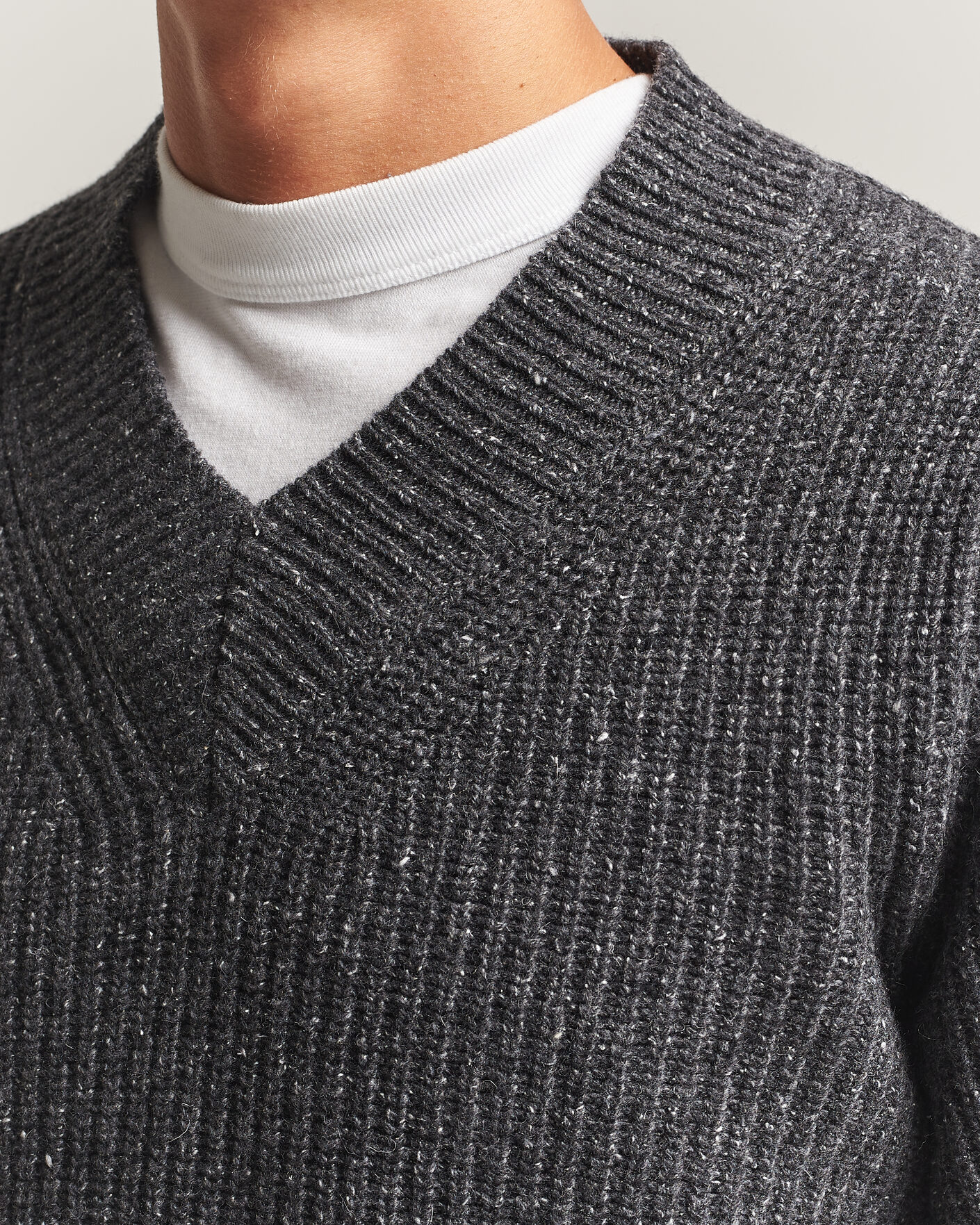 Hombres | Jerséis y prendas de punto | Morgano | Fisherman Ribb Donegal Knitted V-Neck Dark Grey