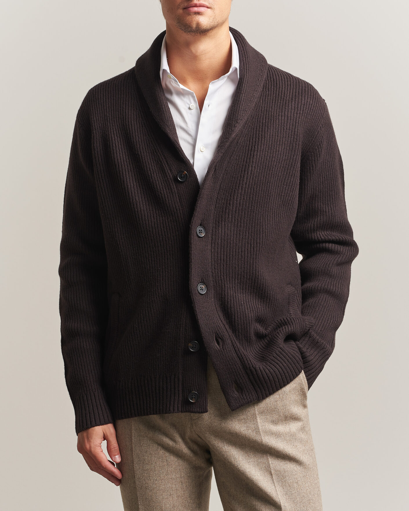 Hombres | Jerséis y prendas de punto | Charles Tyrwhitt | Chunky Merino Shawl Neck Cardigan Chocolate