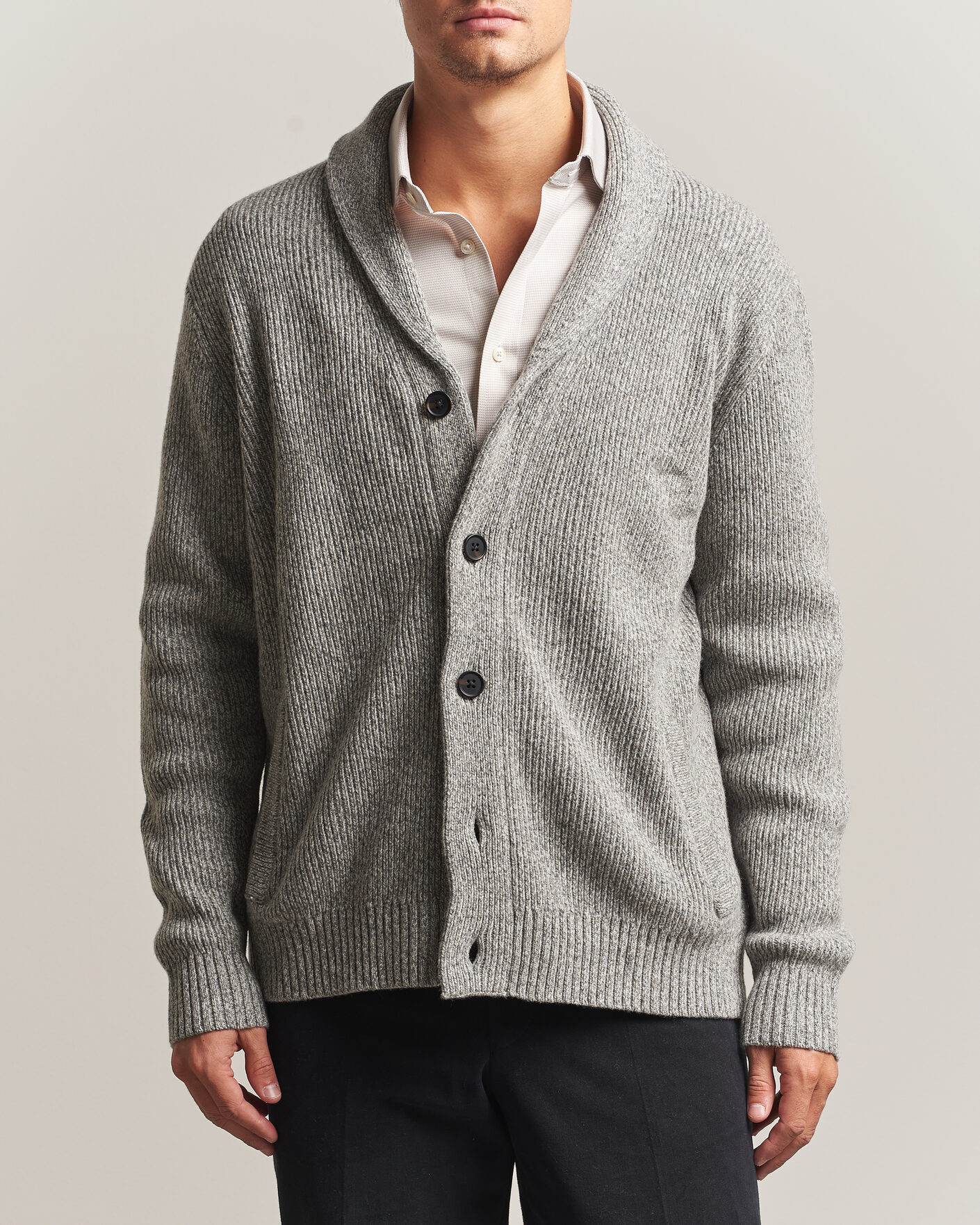 Hombres | Jerséis y prendas de punto | Charles Tyrwhitt | Chunky Merino Shawl Neck Cardigan Grey