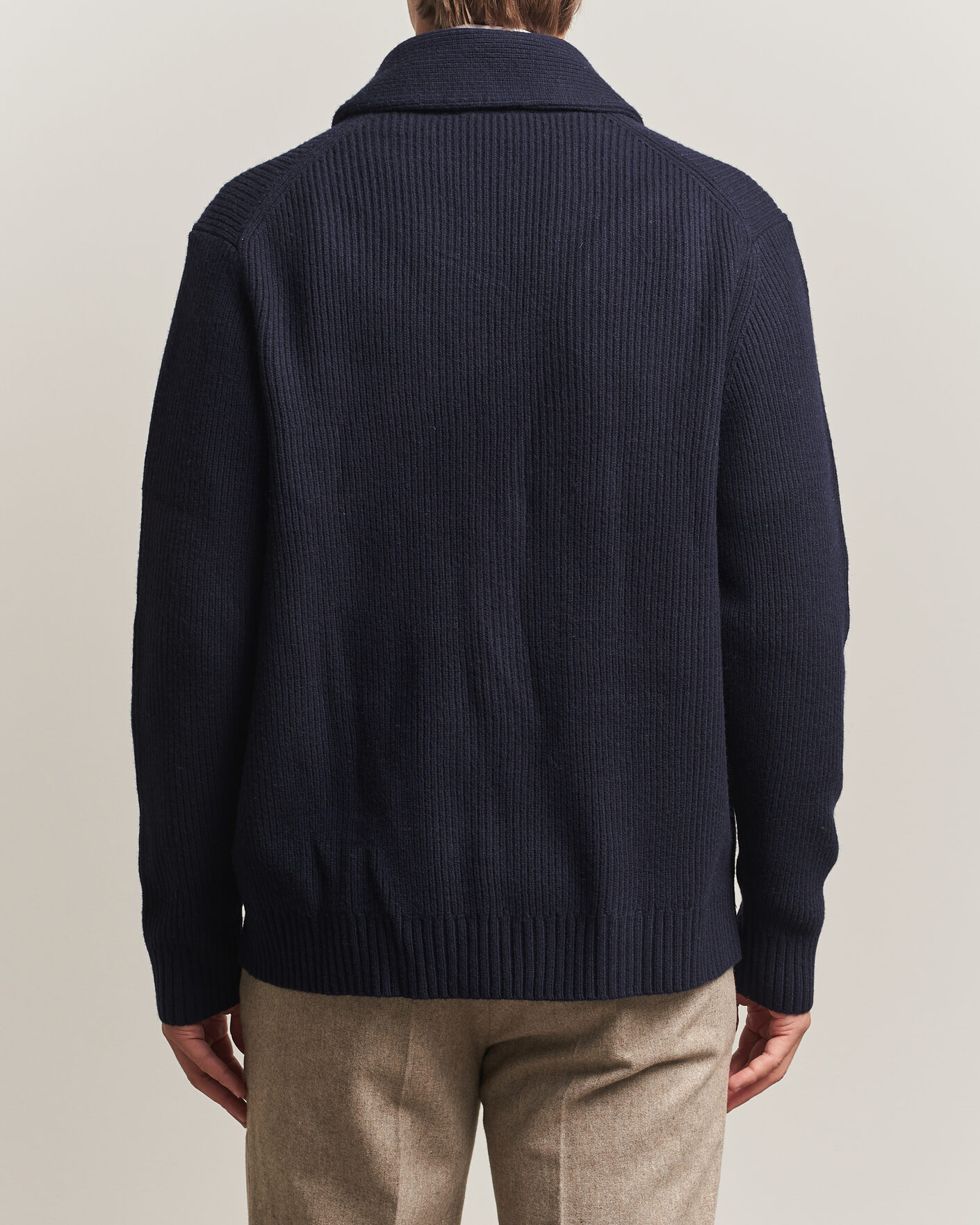 Hombres | Jerséis y prendas de punto | Charles Tyrwhitt | Chunky Merino Shawl Neck Cardigan Navy