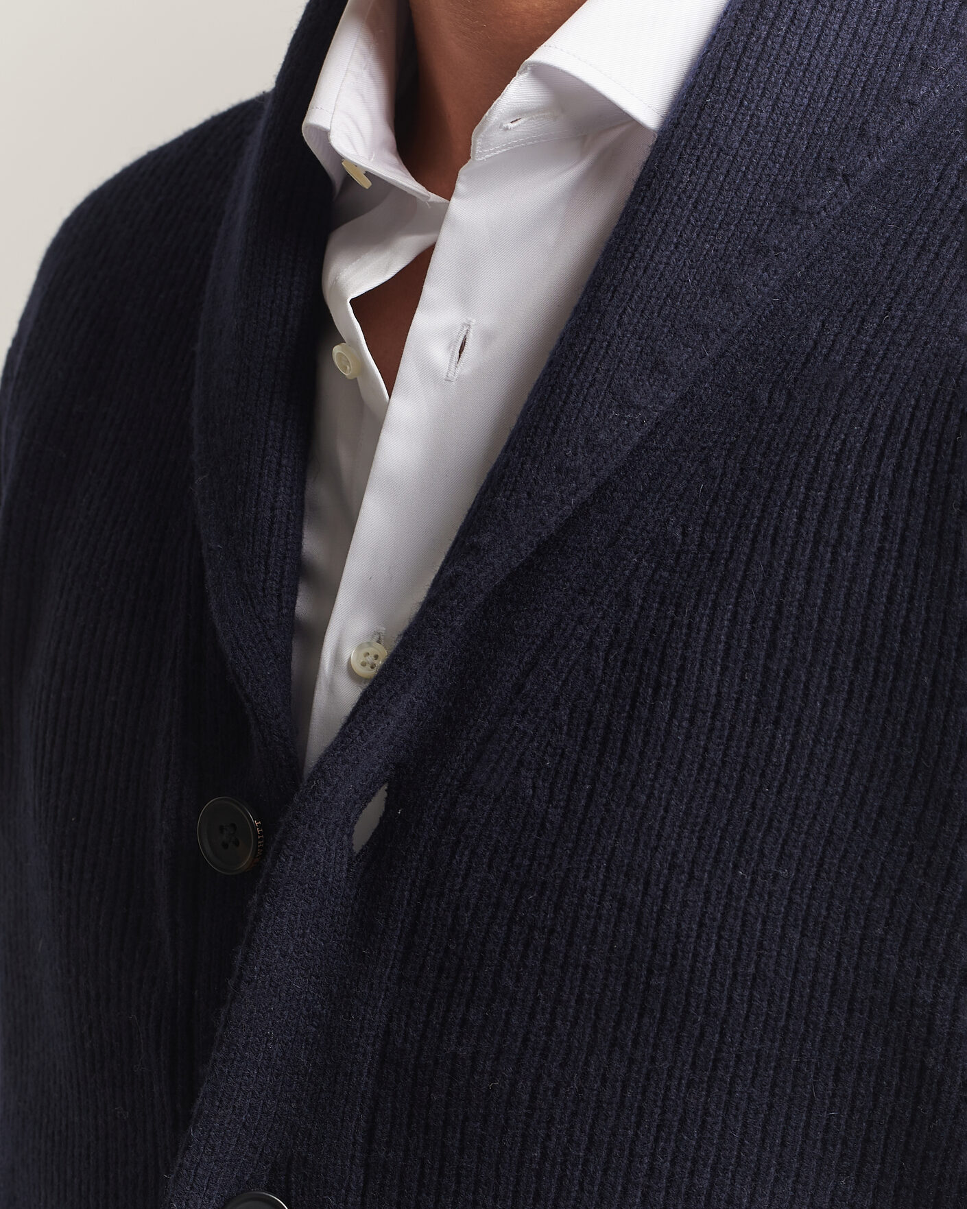 Hombres | Jerséis y prendas de punto | Charles Tyrwhitt | Chunky Merino Shawl Neck Cardigan Navy
