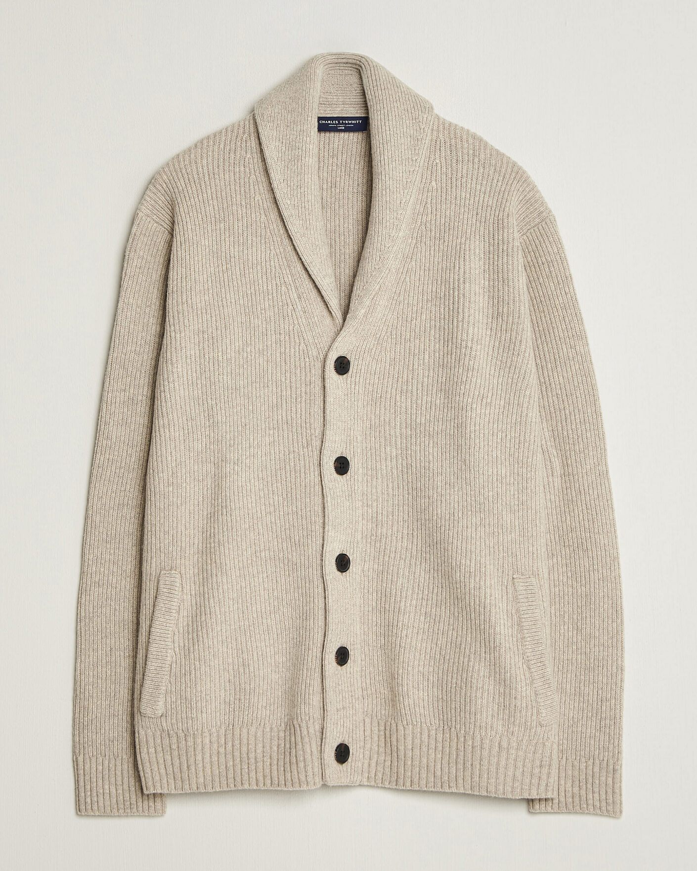 Hombres | Jerséis y prendas de punto | Charles Tyrwhitt | Chunky Merino Shawl Neck Cardigan Oat