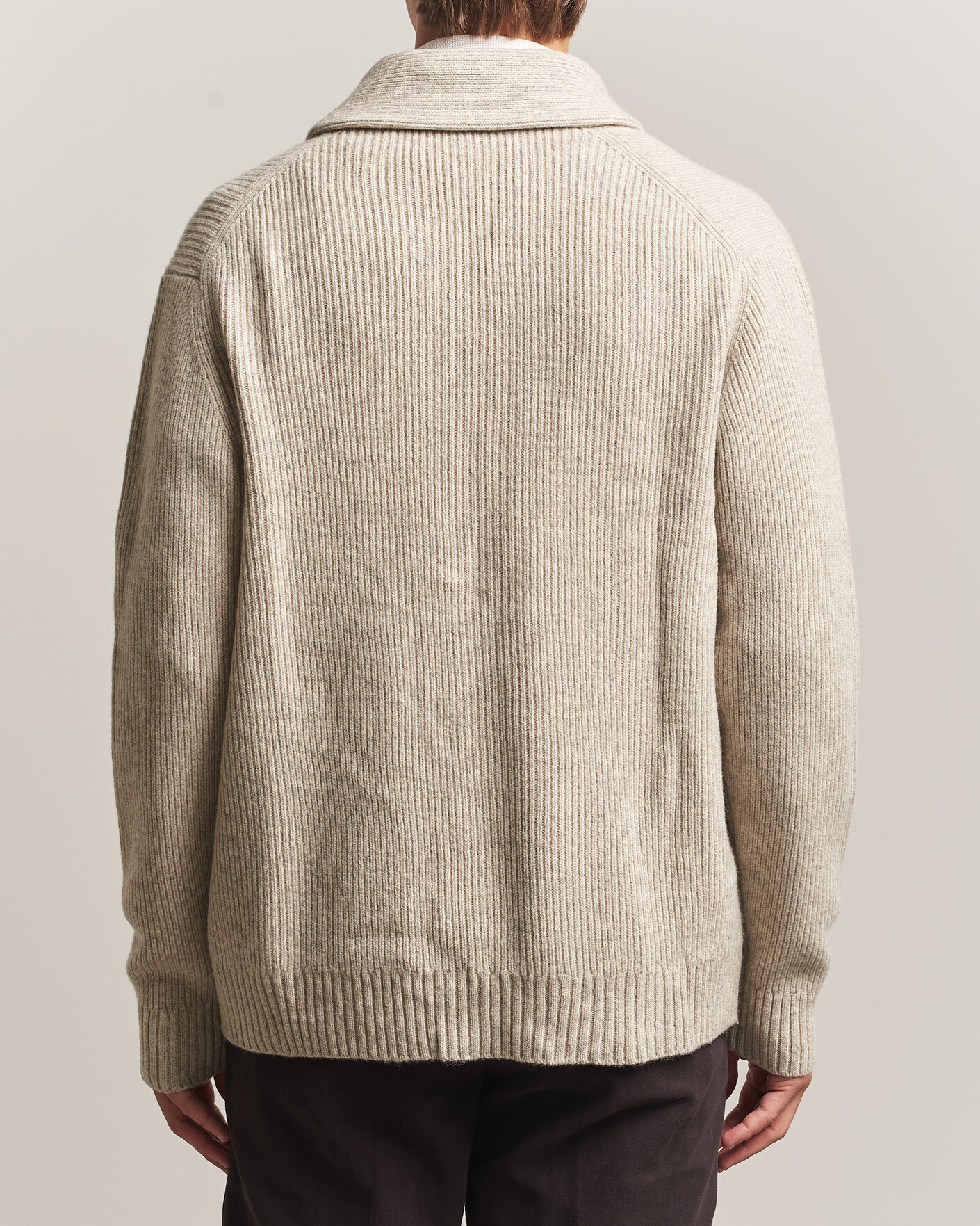 Hombres | Jerséis y prendas de punto | Charles Tyrwhitt | Chunky Merino Shawl Neck Cardigan Oat