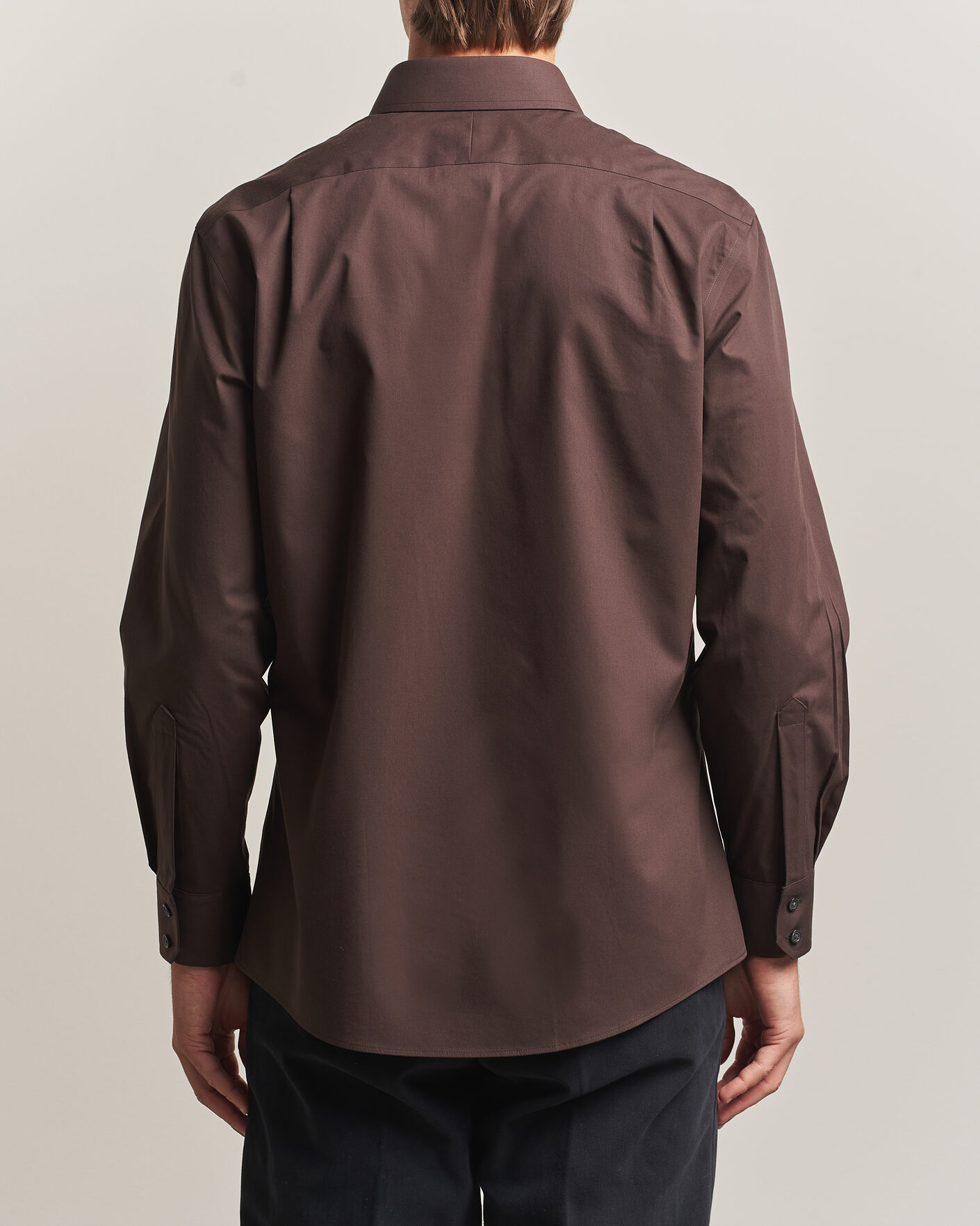 Hombres | Camisas | Charles Tyrwhitt | Slim Fit Non Iron Poplin Cut Away Shirt Chocolate