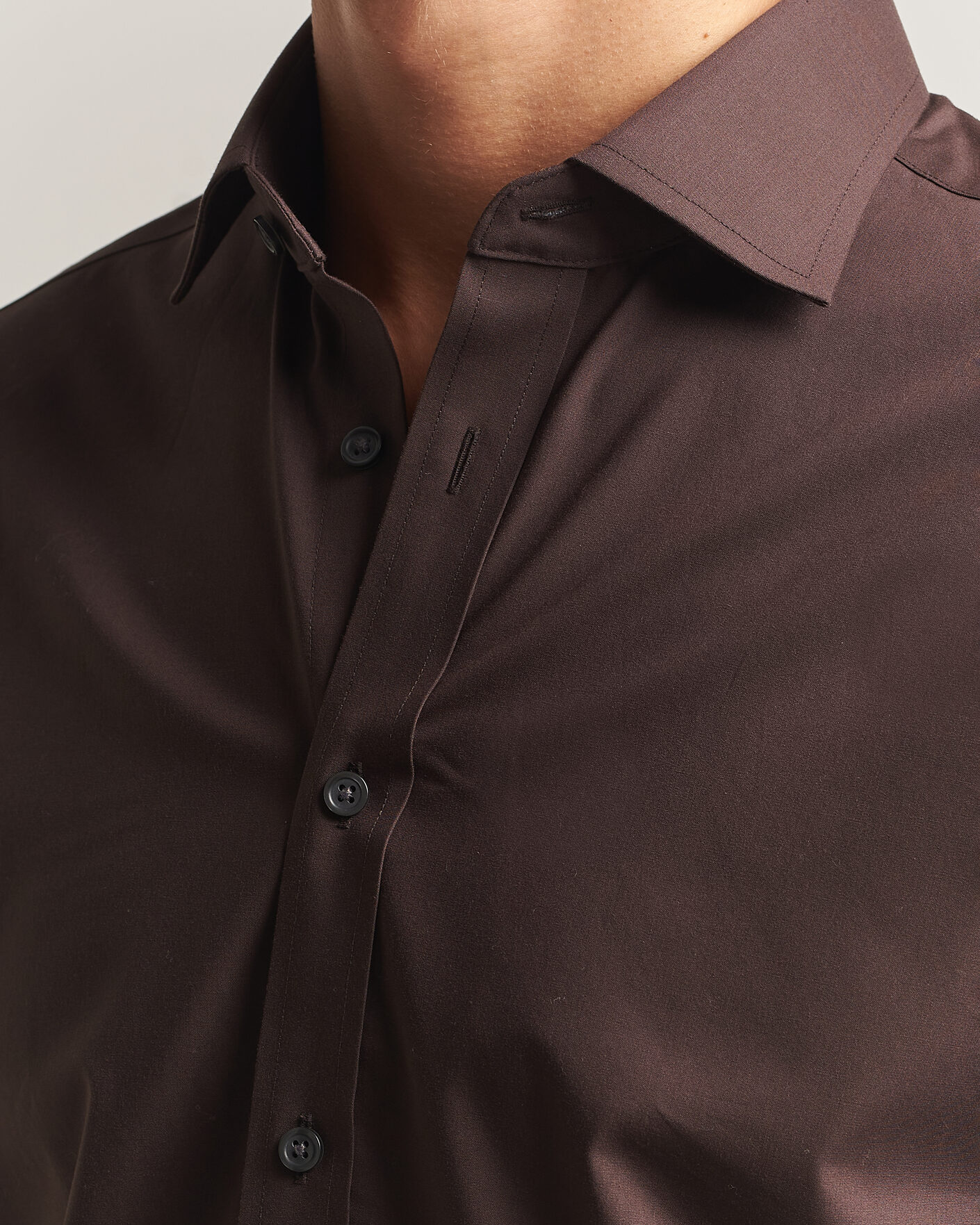 Hombres | Camisas | Charles Tyrwhitt | Slim Fit Non Iron Poplin Cut Away Shirt Chocolate