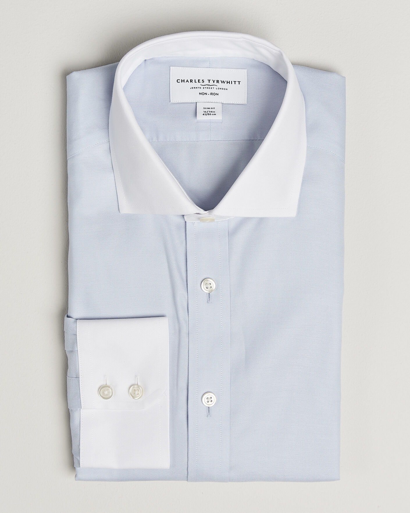 Hombres | Camisas | Charles Tyrwhitt | Slim Fit Non Iron Plain Winchester Shirt Light Blue