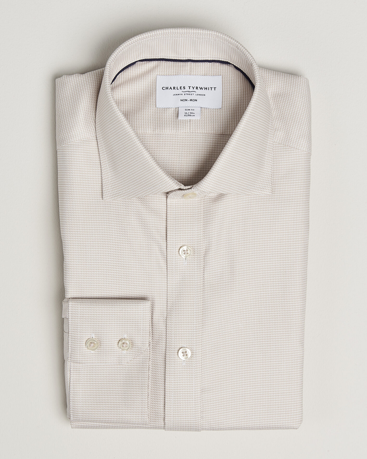 Hombres | Camisas | Charles Tyrwhitt | Slim Fit Non Iron Trafalgar Weave Shirt Stone