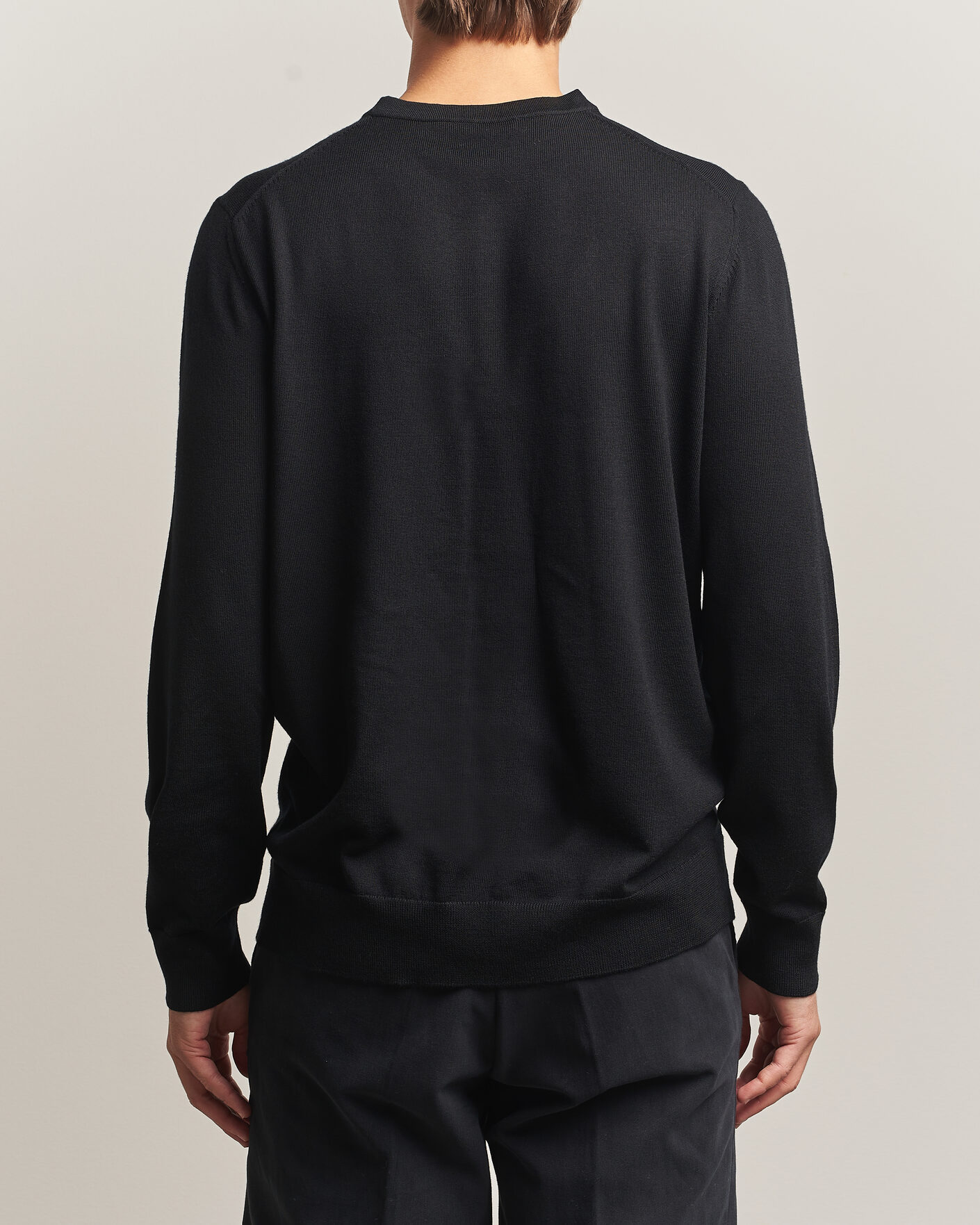 Hombres | Jerséis y prendas de punto | Charles Tyrwhitt | Pure Merino Crew Neck Jumper Black