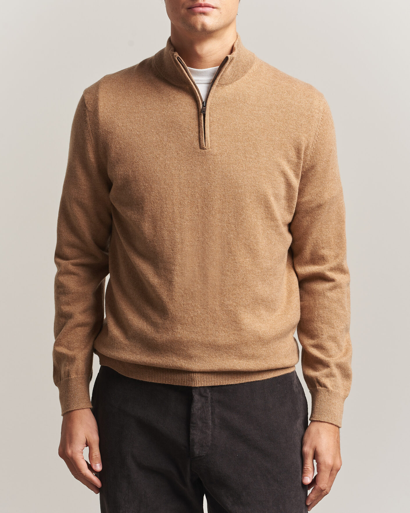 Hombres | Jerséis y prendas de punto | Charles Tyrwhitt | Pure Cashmere Zip Neck Jumper Tan