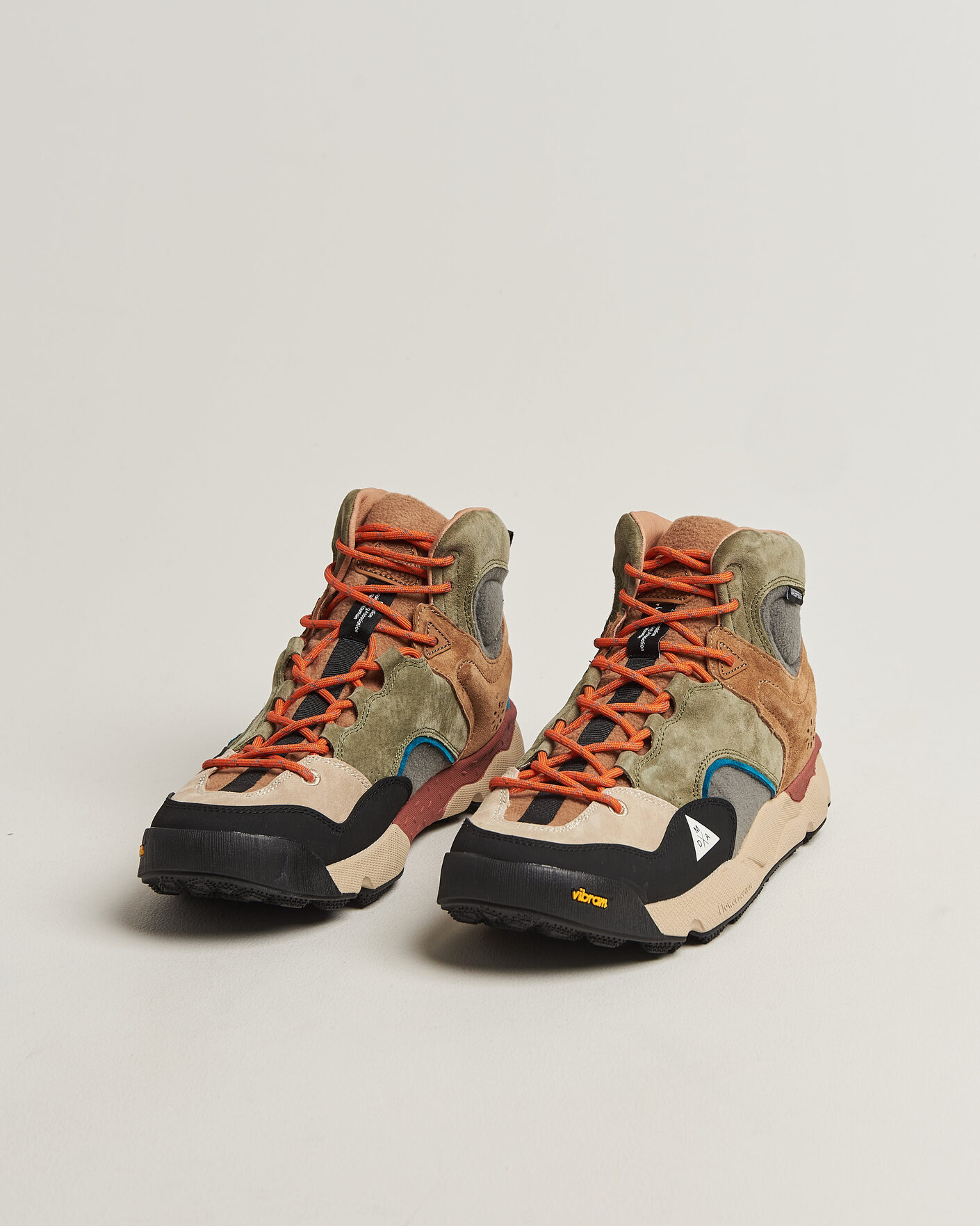 Hombres | Zapatillas | Flower Mountain | Back Country Mid Suede/Leather Sneaker Multi