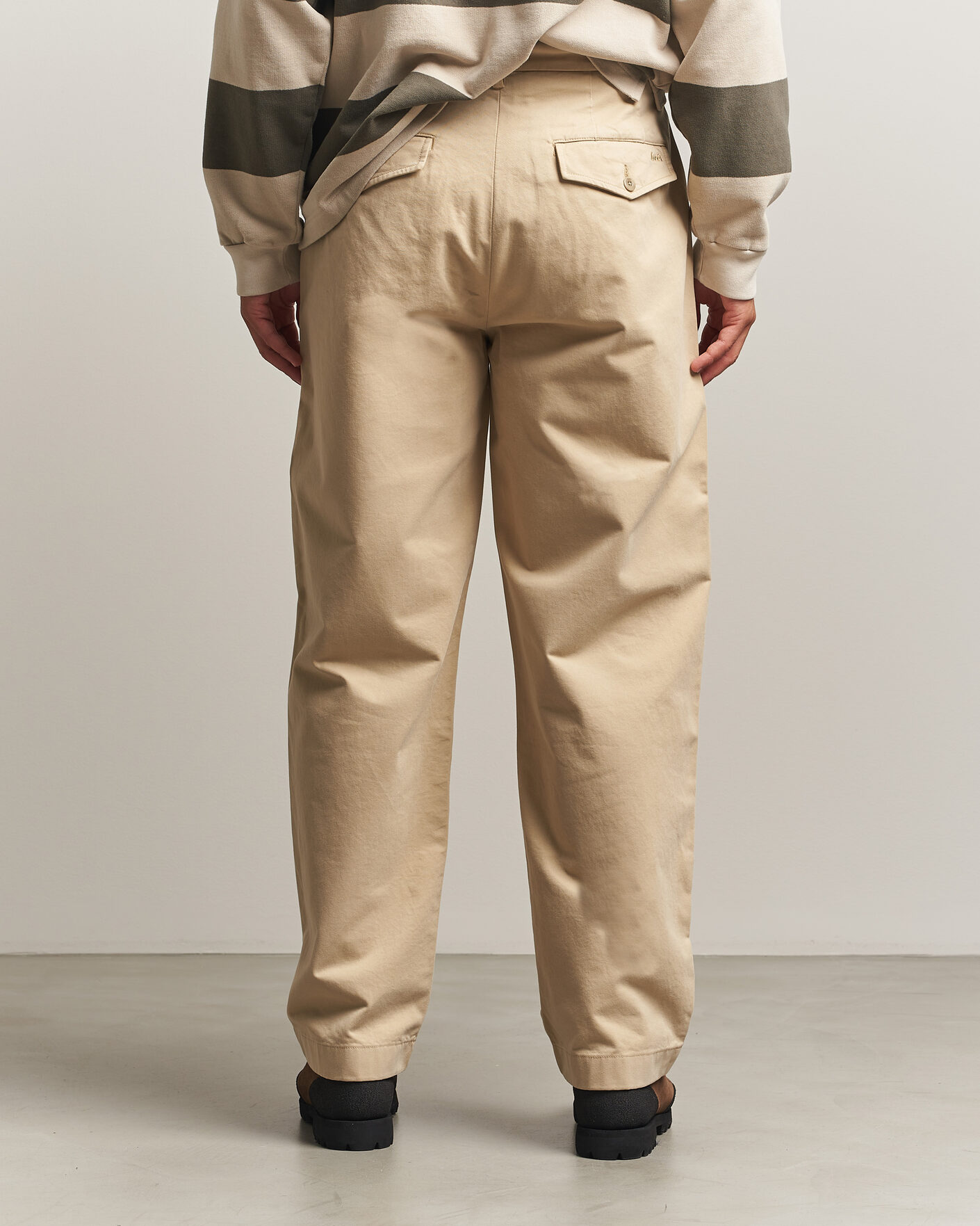 Hombres | Pantalones | Forét | Writer Relaxed Fit Pleated Pants Uniform Khaki