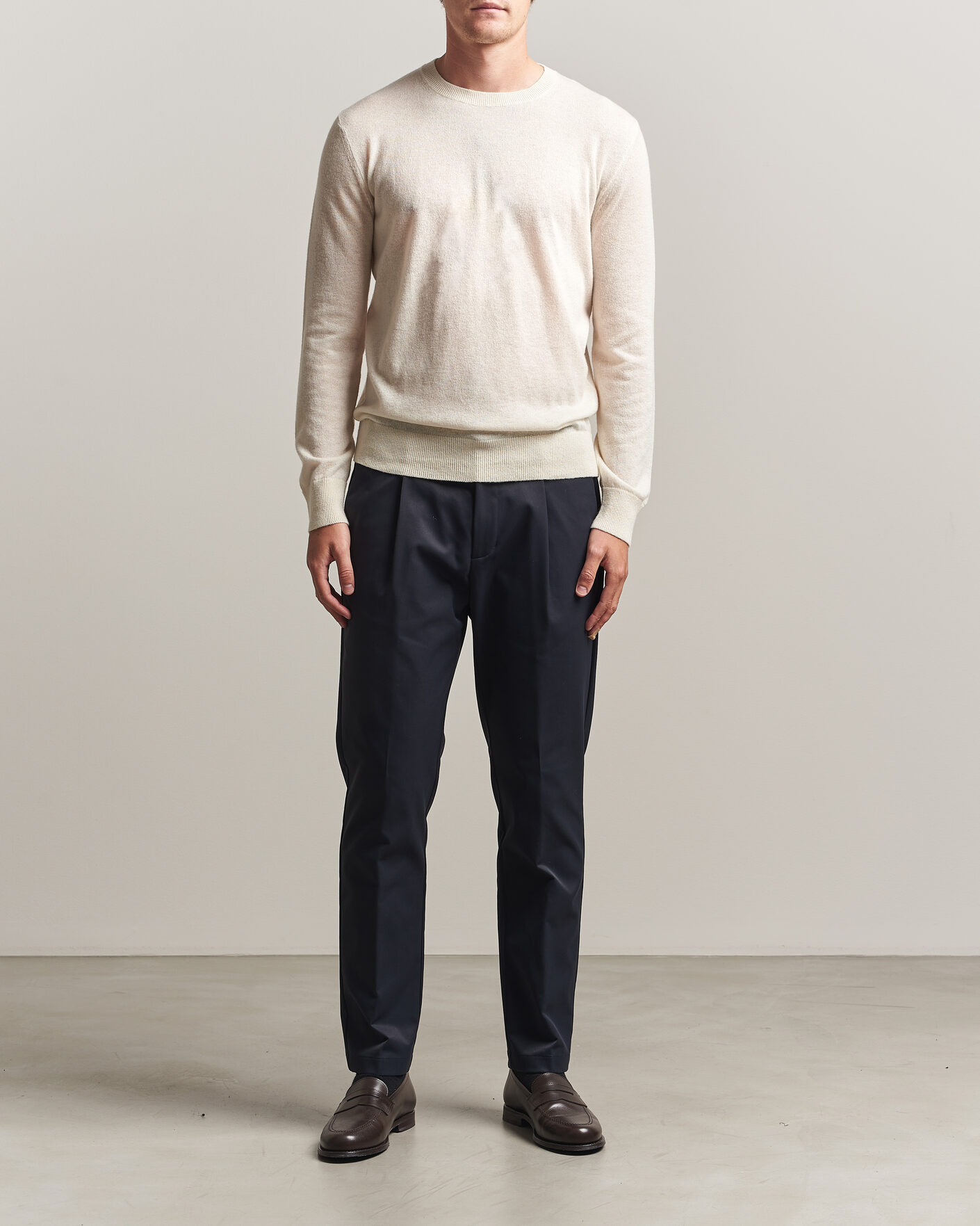 Hombres | Pantalones | Herno | Pleated Technical Cotton Trousers Navy