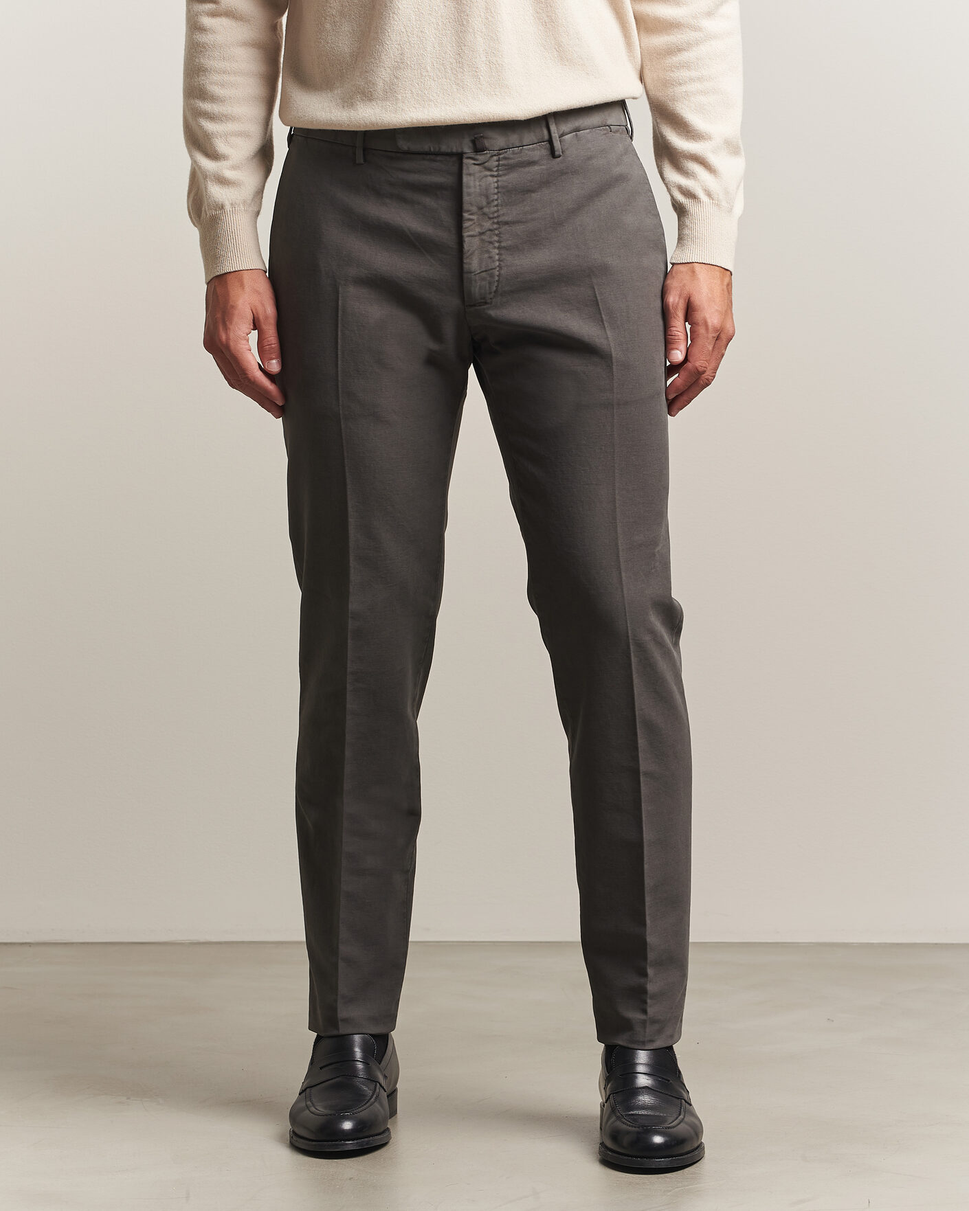 Hombres | Pantalones | Incotex | Slim Fit Soft Cotton Stretch Chinos Dark Grey