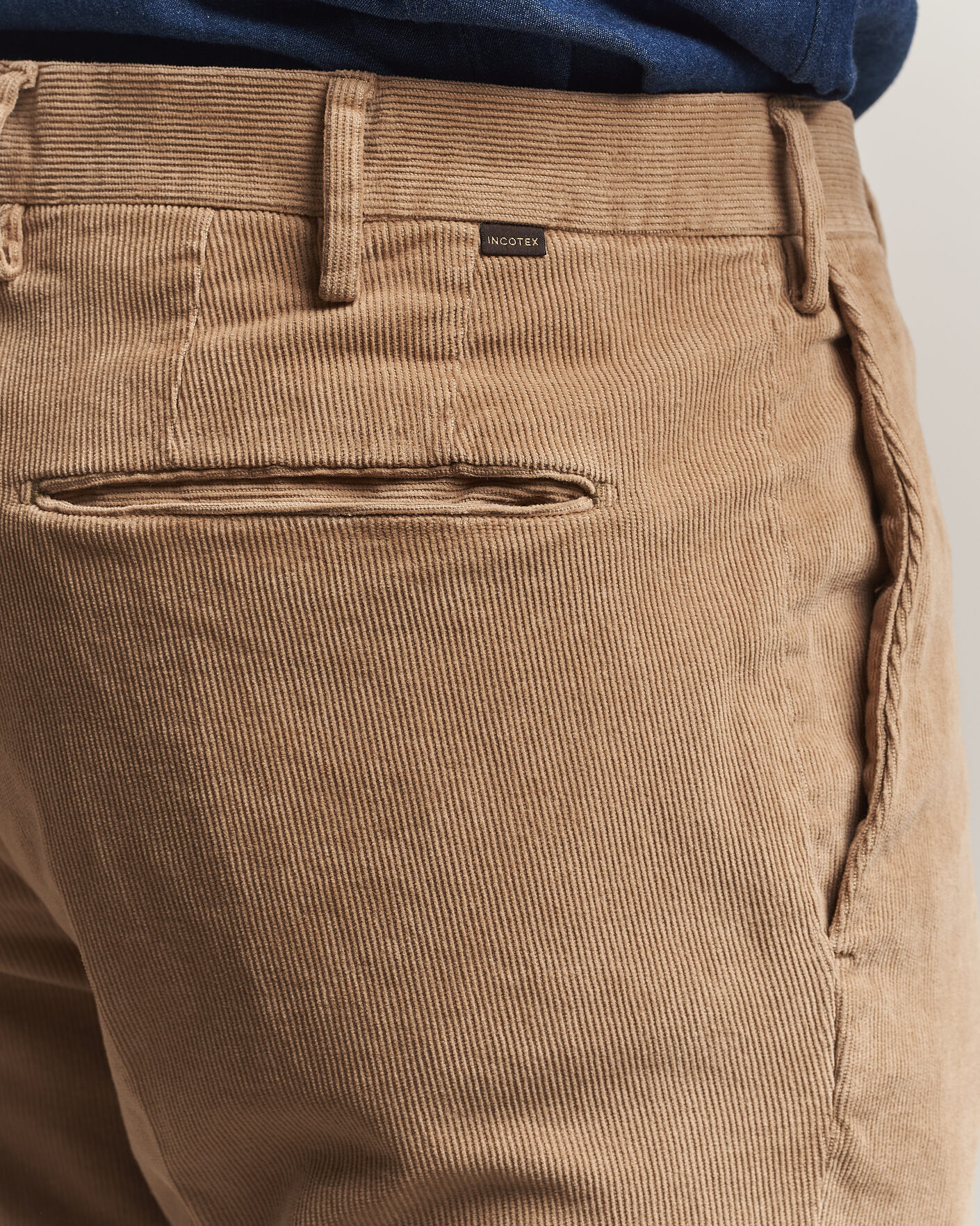 Hombres | Pantalones | Incotex | Slim Fit Baby Corduroy Trousers Beige