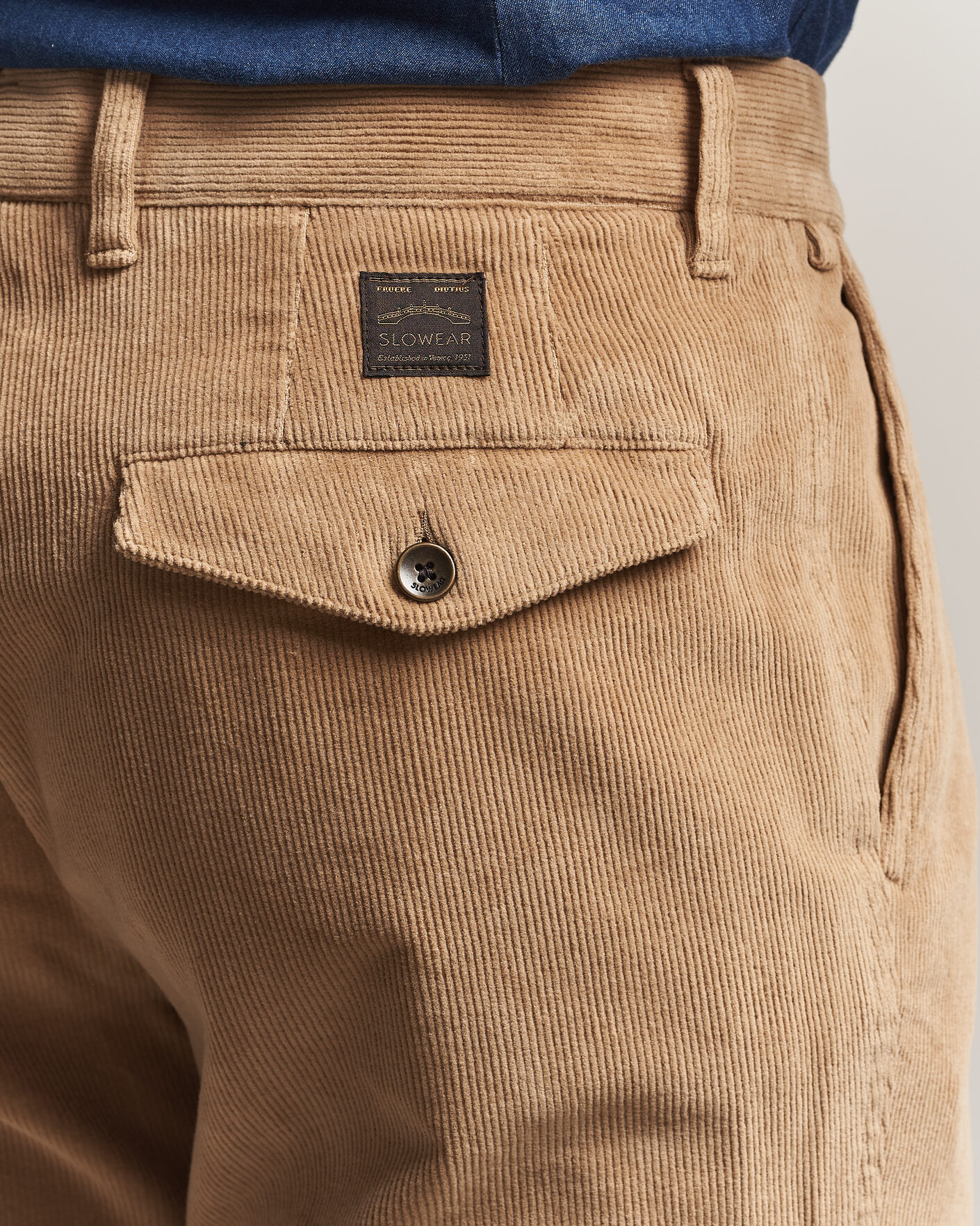 Hombres | Pantalones | Incotex | Regular Fit Washed Corduroy Slacks Khaki