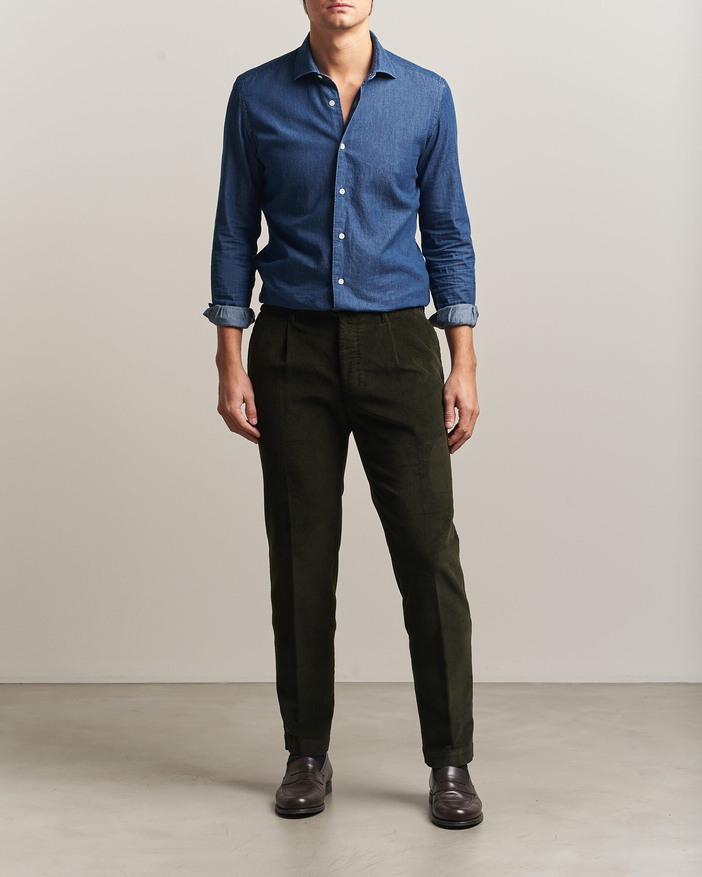 Hombres | Pantalones | Incotex | Regular Fit Washed Corduroy Slacks Forest Green