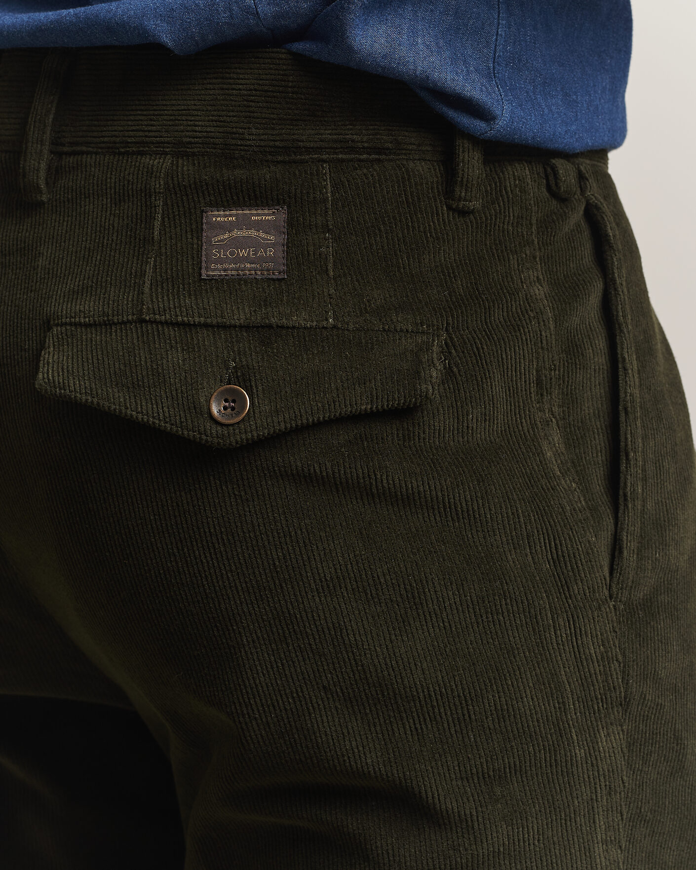 Hombres | Pantalones | Incotex | Regular Fit Washed Corduroy Slacks Forest Green