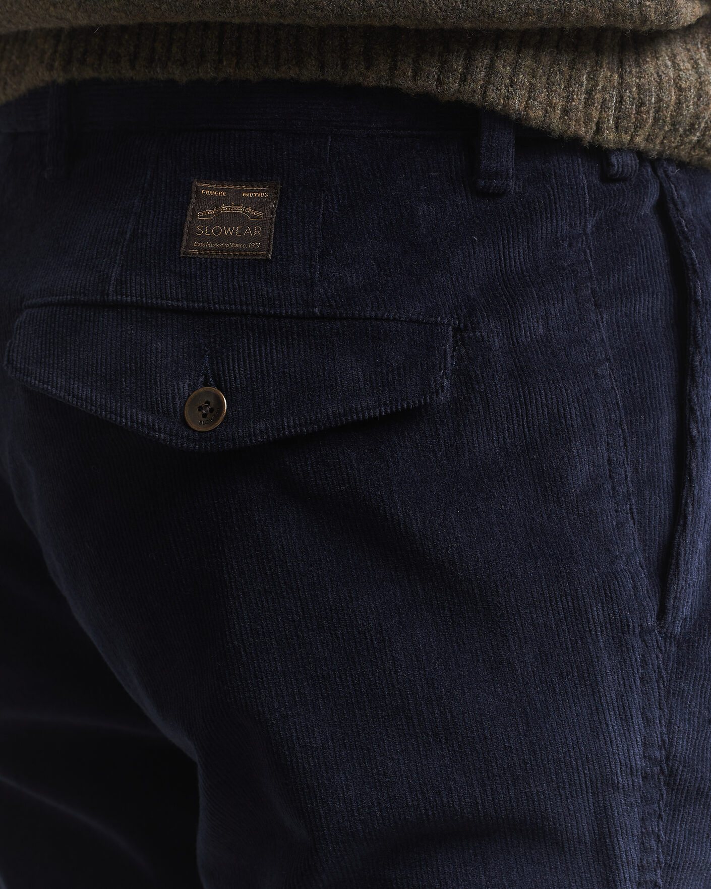 Hombres | Pantalones | Incotex | Regular Fit Washed Corduroy Slacks Navy
