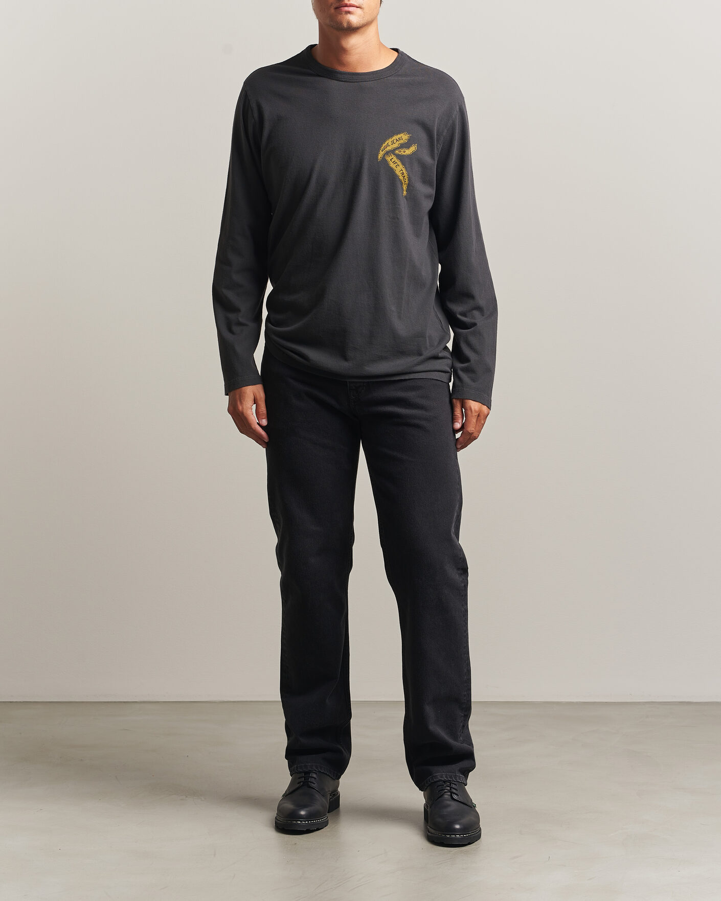 Hombres | Camisetas | Nudie Jeans | Rudi Life Tracks II Long Sleeved T-Shirt Antracite