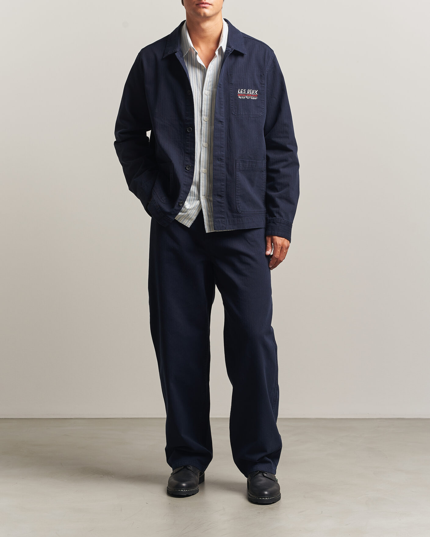 Hombres | Pantalones | LES DEUX | Roi Carpenter Herringbone Pants Dark Navy