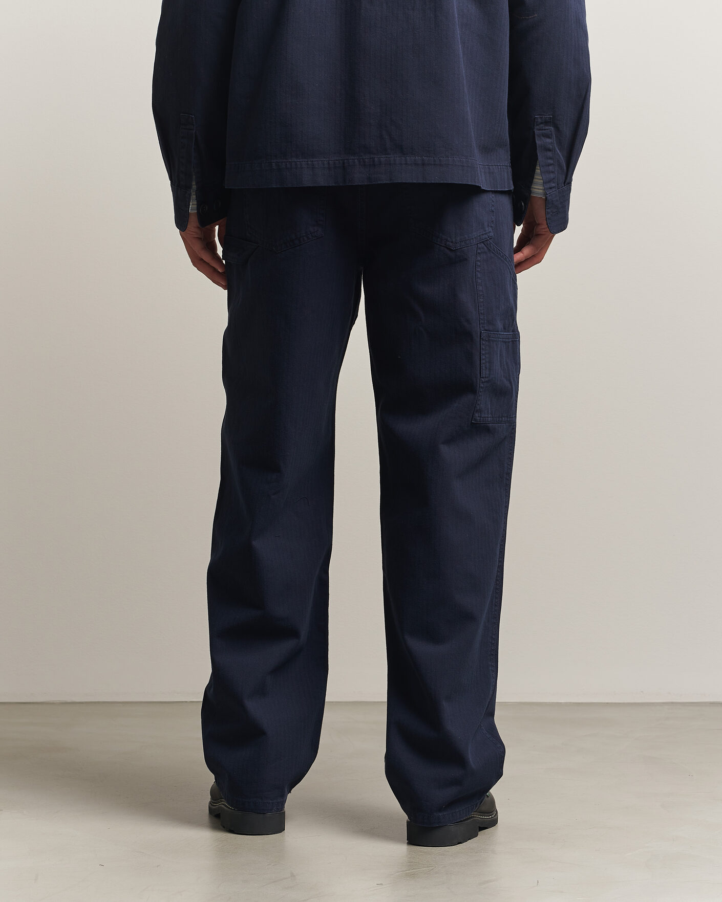 Hombres | Pantalones | LES DEUX | Roi Carpenter Herringbone Pants Dark Navy