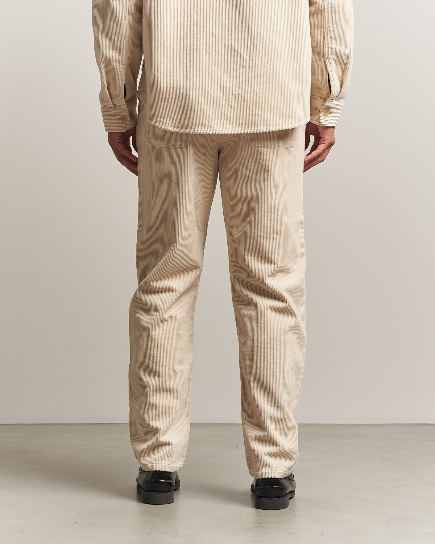 Hombres | Pantalones | LES DEUX | Corduroy Tapered Pants Ivory