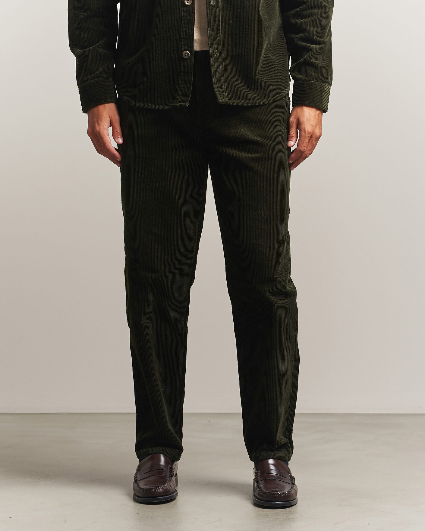 Hombres | Pantalones | LES DEUX | Corduroy Tapered Pants Rosin Green