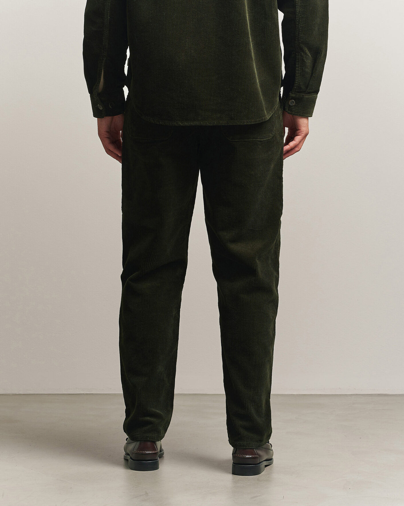 Hombres | Pantalones | LES DEUX | Corduroy Tapered Pants Rosin Green