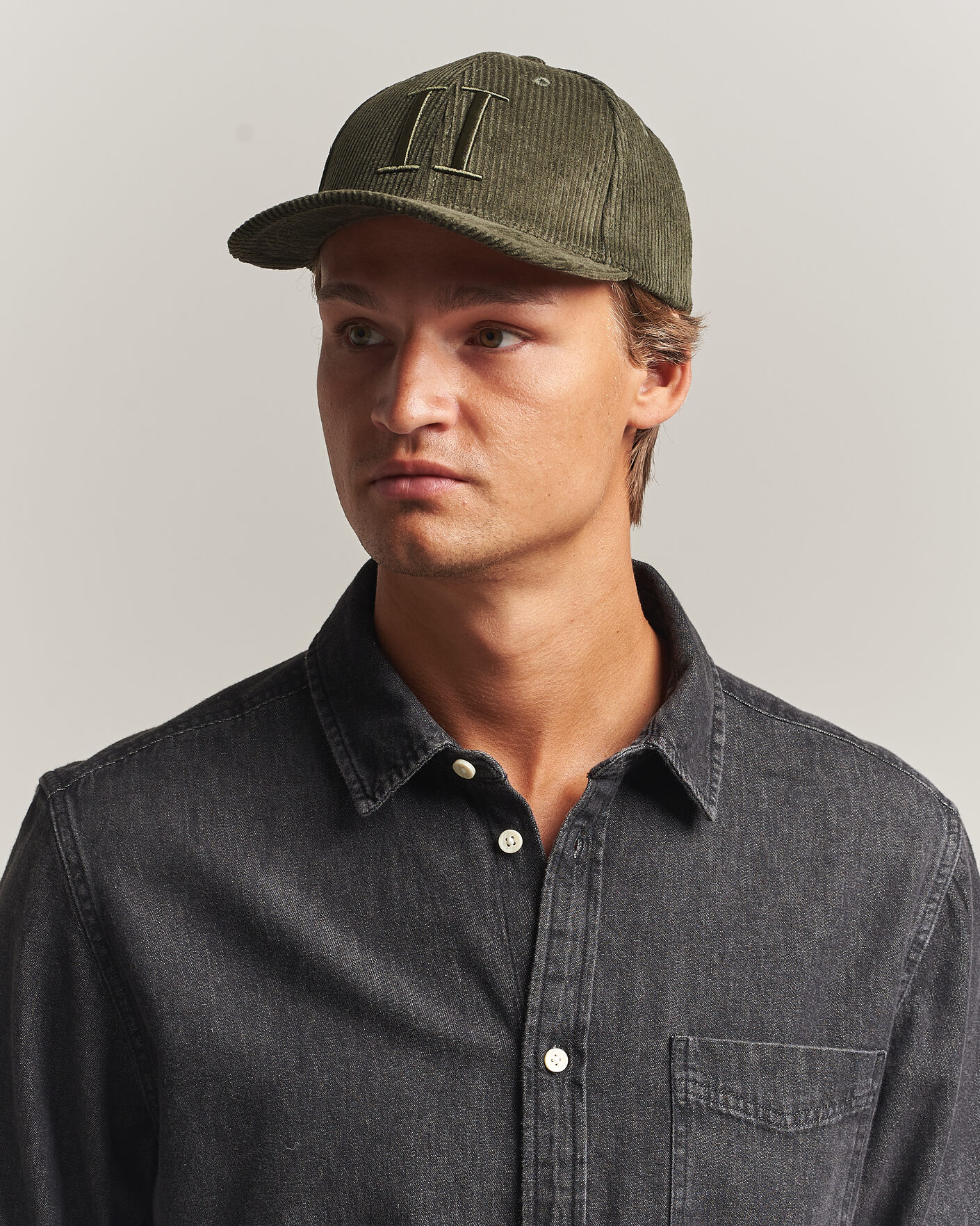 Hombres | Sombreros y gorras | LES DEUX | Core Corderoy Baseball Cap Duffle Bag