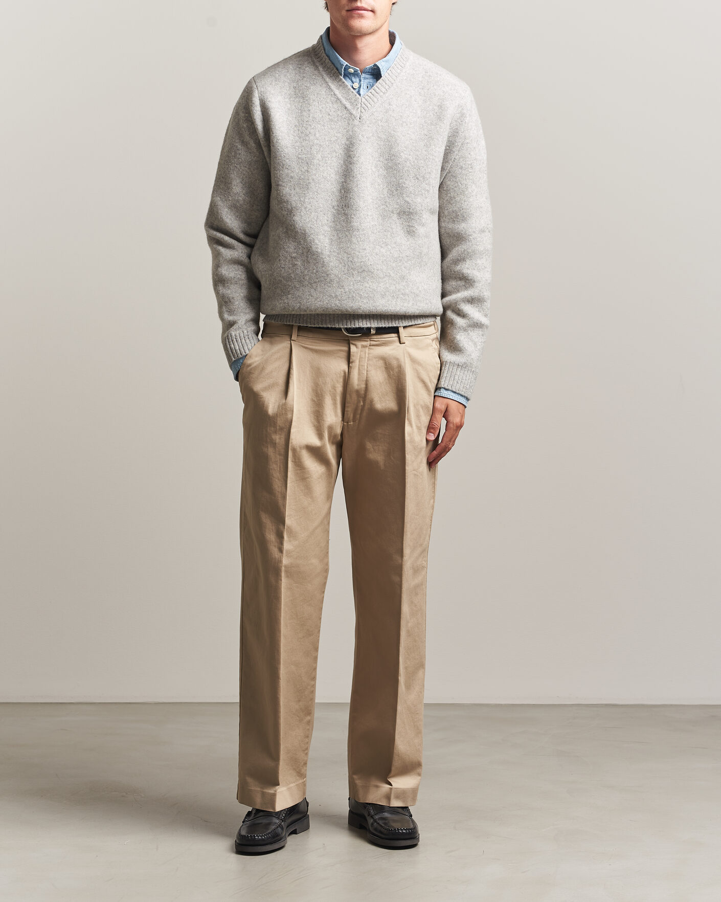 Hombres | Jerséis y prendas de punto | LES DEUX | Melange V-Neck Knit Grey Melange