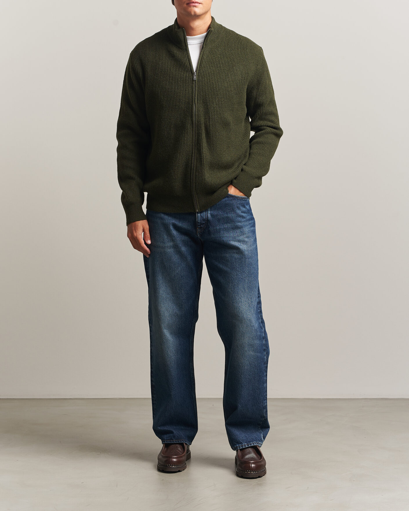 Hombres | Jerséis y prendas de punto | LES DEUX | Wool Rib Knitter Zip Rosin Green