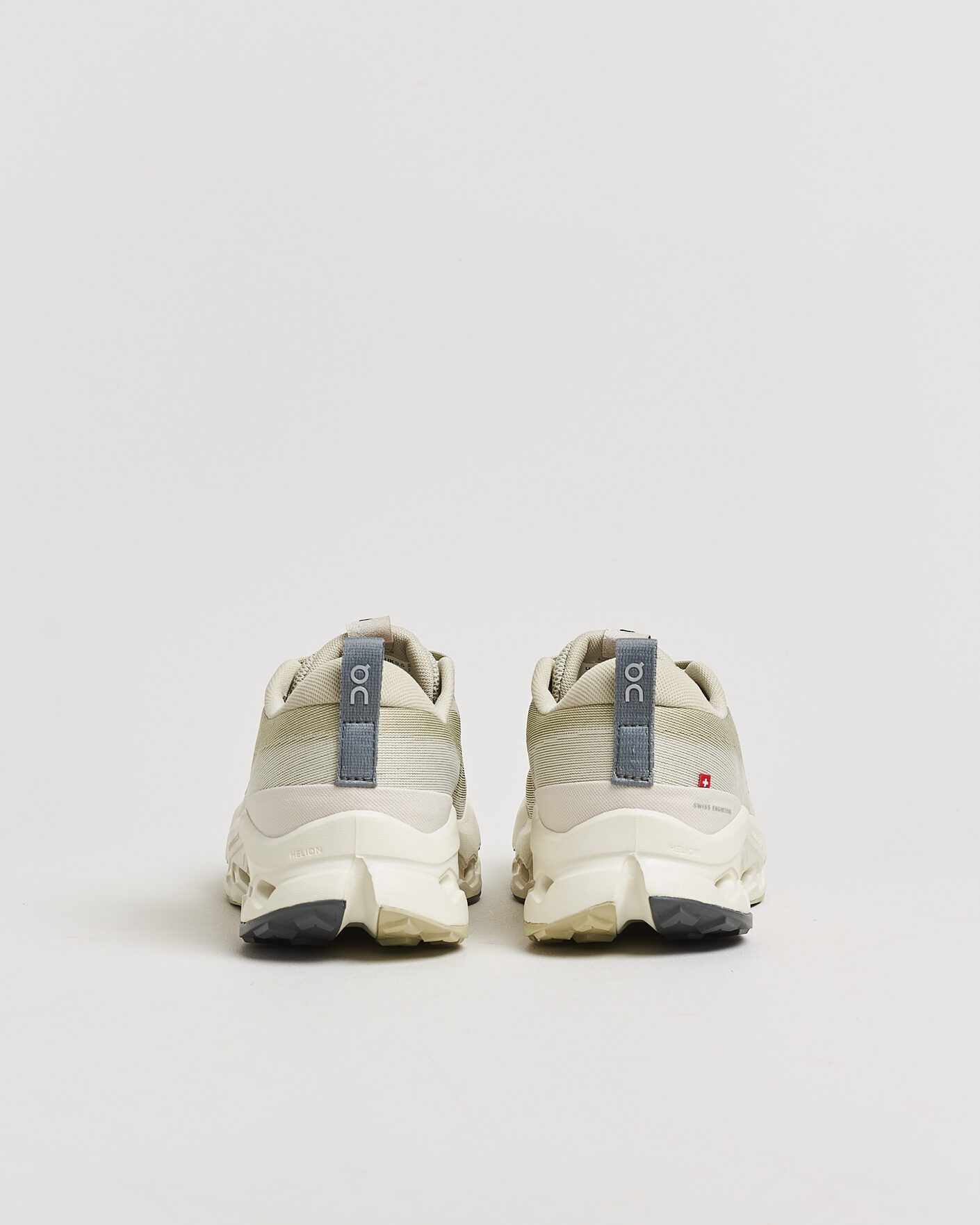 Hombres | Zapatillas de correr | On | Cloudsurfer Trail 2 Chalk/Ghost