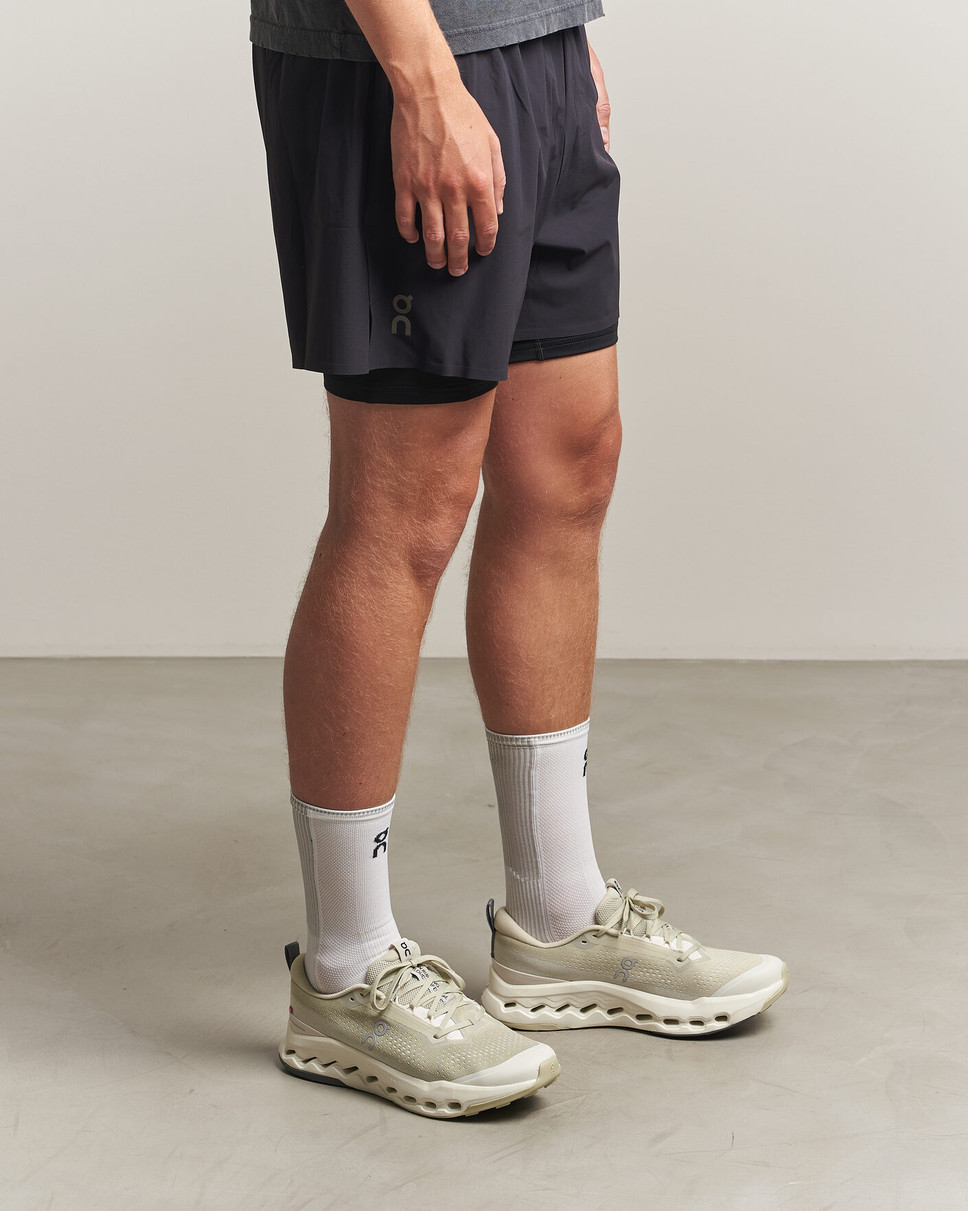 Hombres | Zapatillas de correr | On | Cloudsurfer Trail 2 Chalk/Ghost