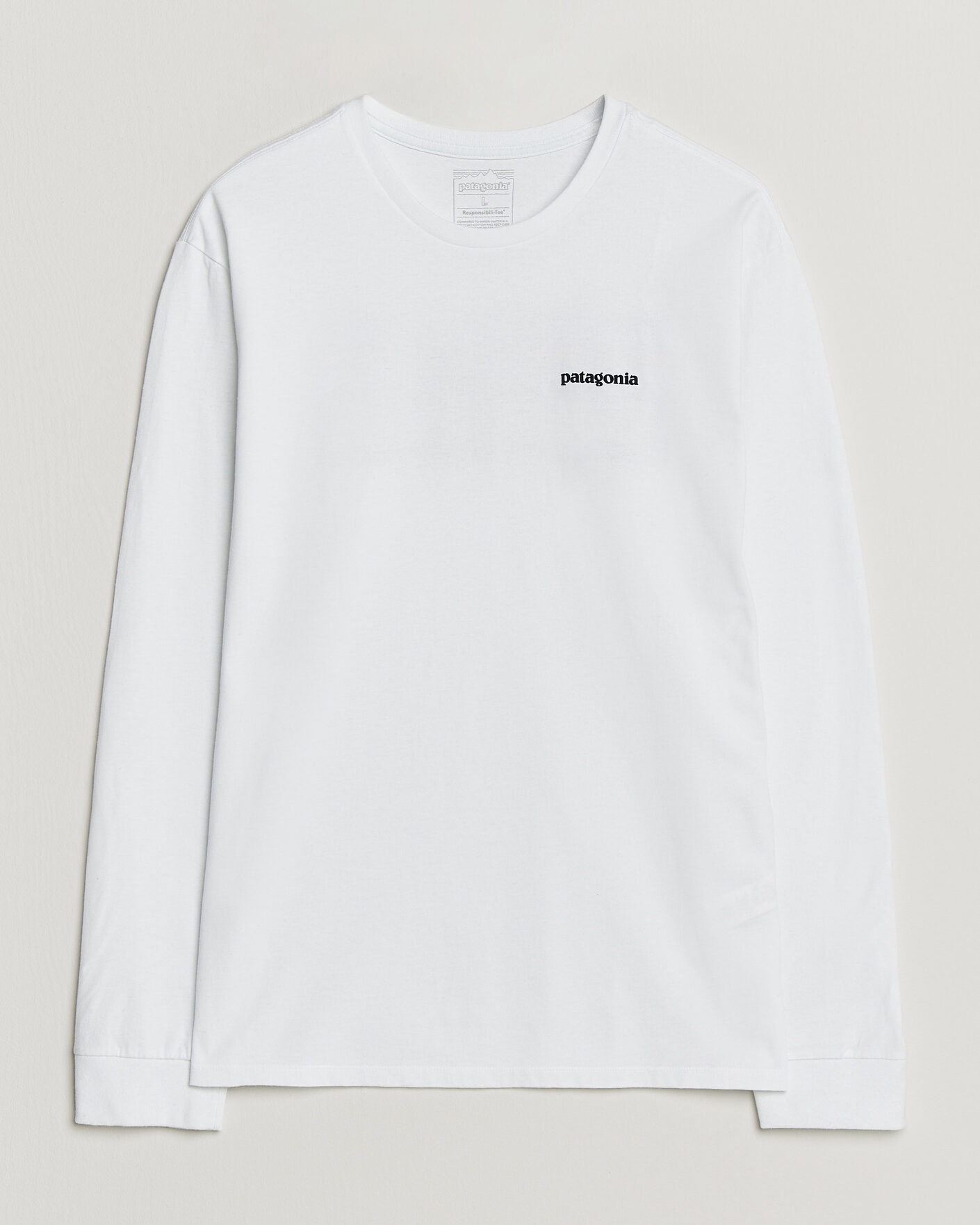 Hombres | Camisetas | Patagonia | P-6 Logo Responsibili LS T-Shirt Fiber White