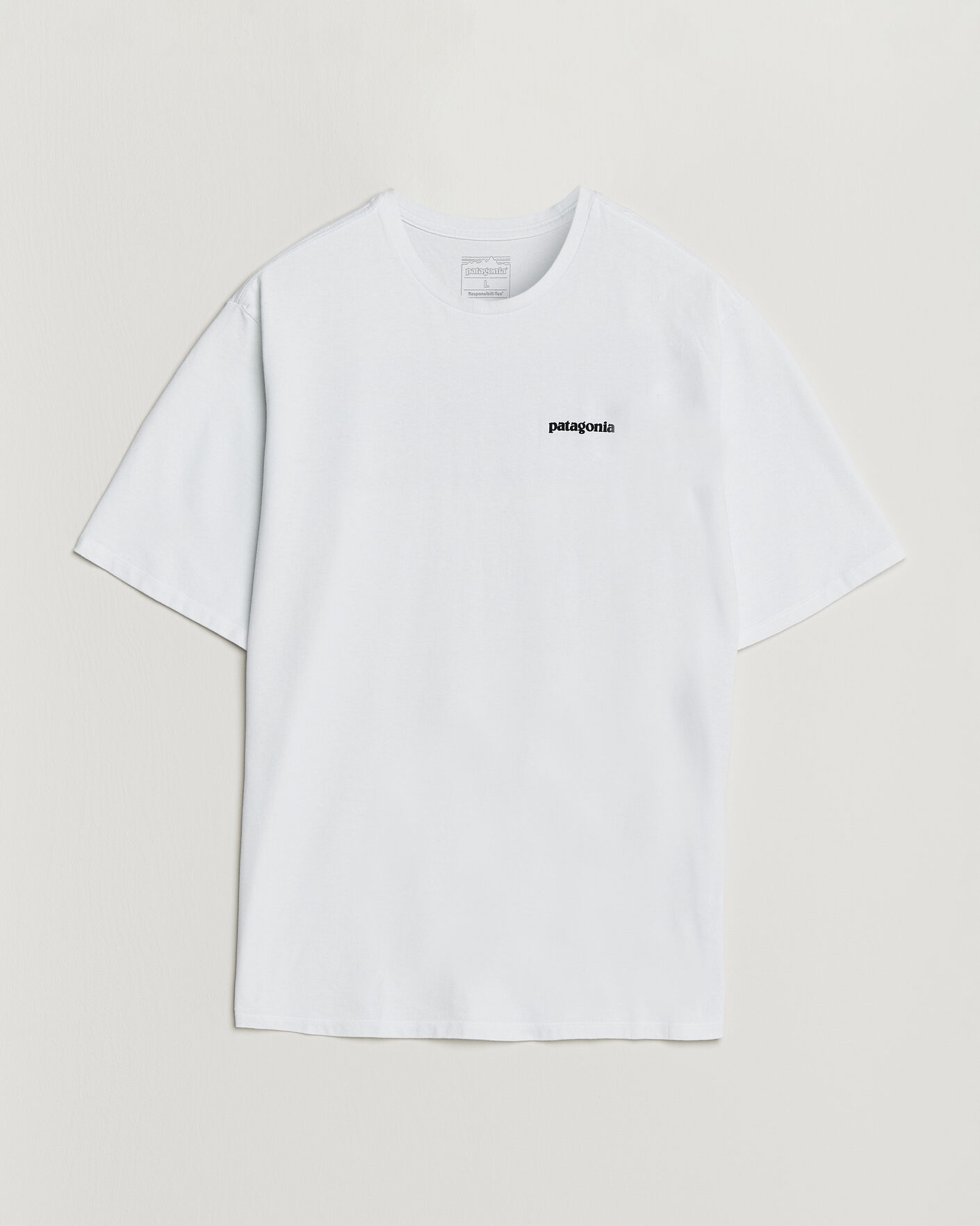 Hombres | Camisetas | Patagonia | P-6 Logo Responsibili T-Shirt Fiber White