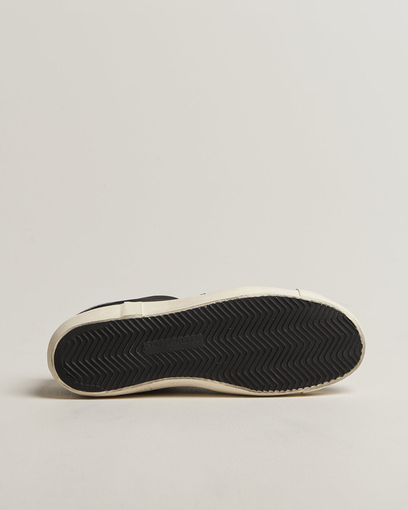Hombres | Zapatillas | Philippe Model | PRSX Low Top Suede Sneaker Black/White