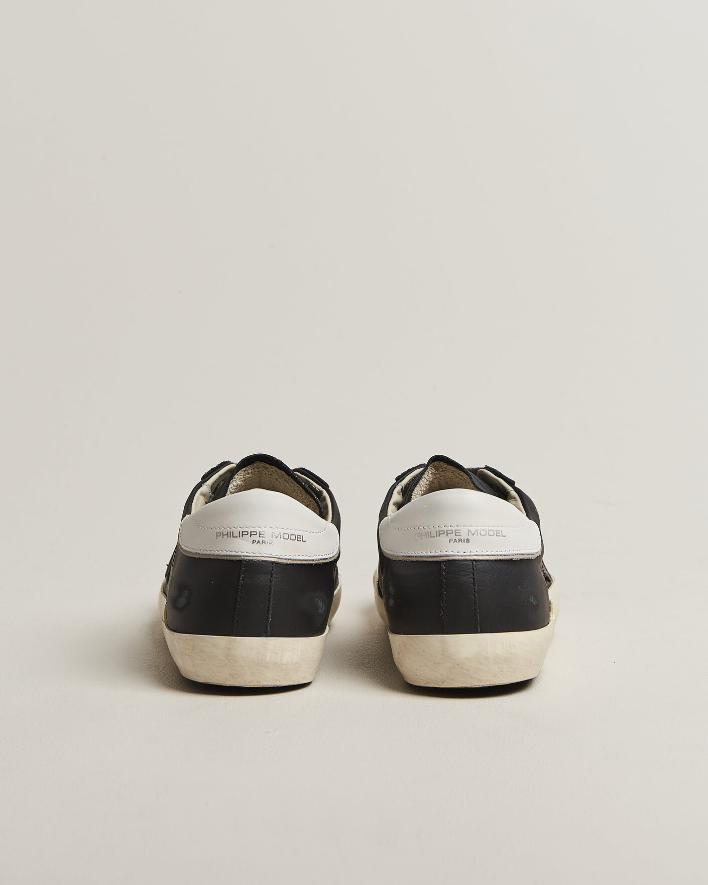 Hombres | Zapatillas | Philippe Model | PRSX Low Top Suede Sneaker Black/White